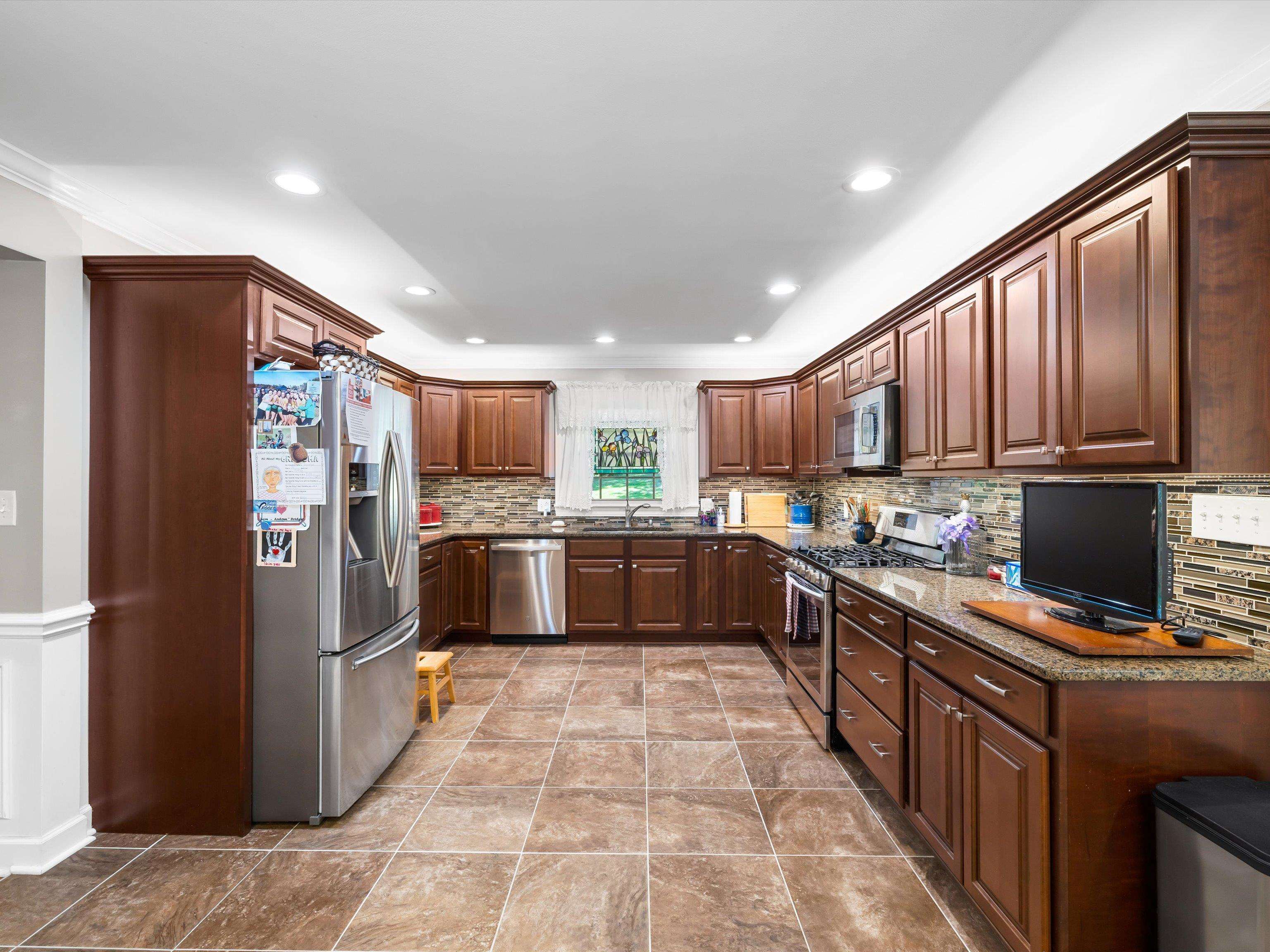 1247 Laurel Drive, Owensboro, Kentucky 42303, 5 Bedrooms Bedrooms, ,3 BathroomsBathrooms,Single Family Residence,For Sale,Laurel Drive,92809