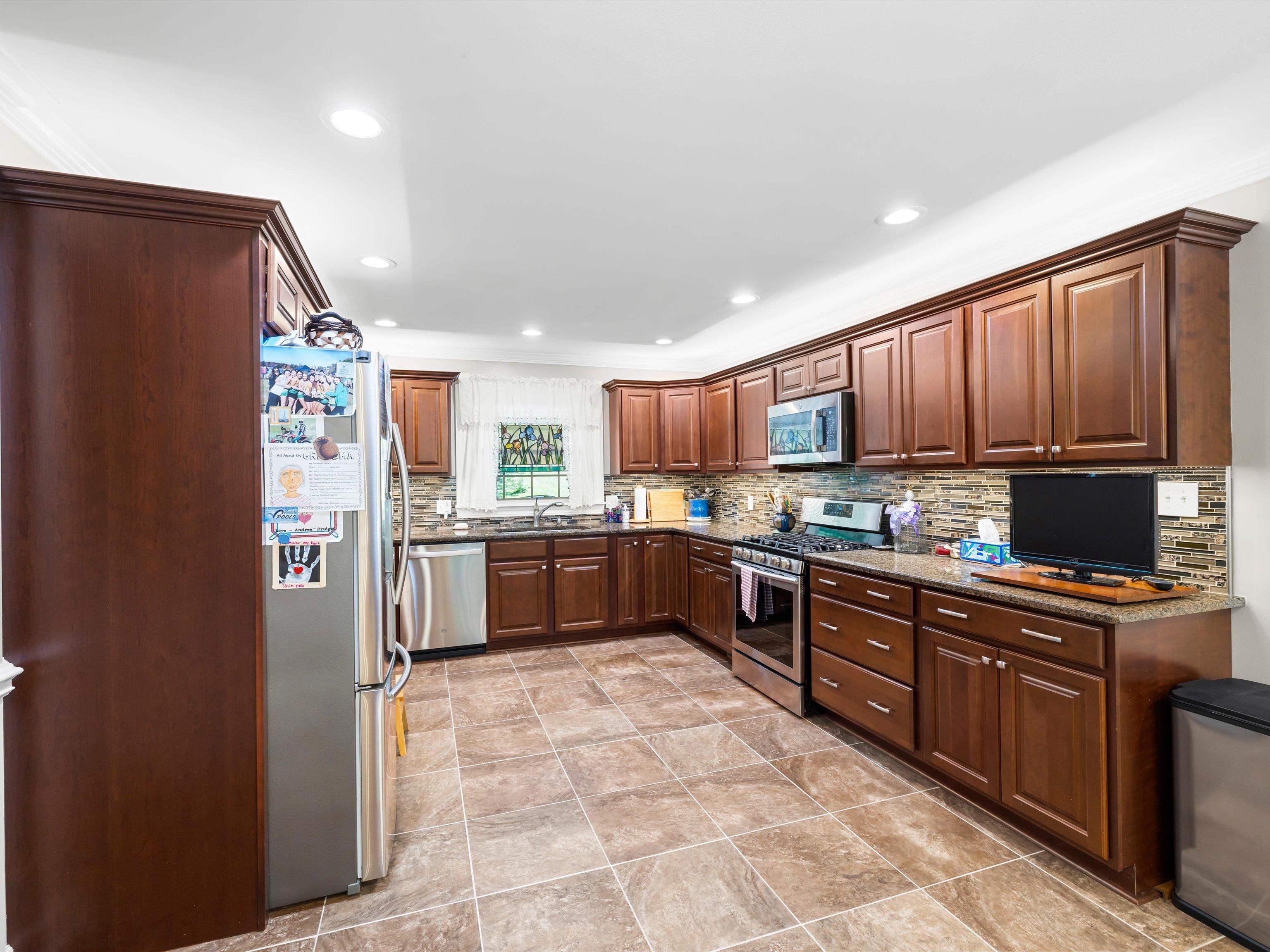1247 Laurel Drive, Owensboro, Kentucky 42303, 5 Bedrooms Bedrooms, ,3 BathroomsBathrooms,Single Family Residence,For Sale,Laurel Drive,92809