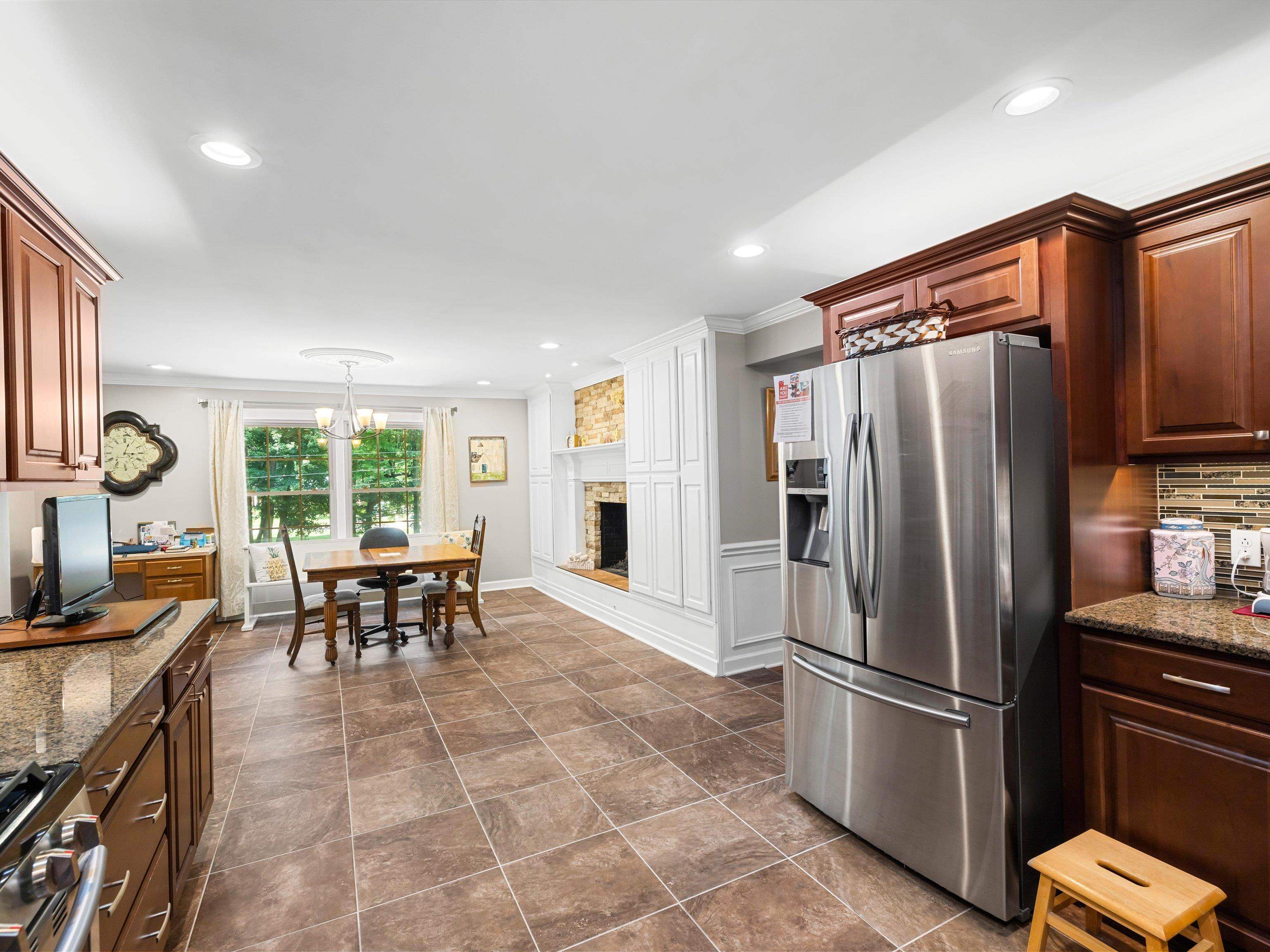 1247 Laurel Drive, Owensboro, Kentucky 42303, 5 Bedrooms Bedrooms, ,3 BathroomsBathrooms,Single Family Residence,For Sale,Laurel Drive,92809