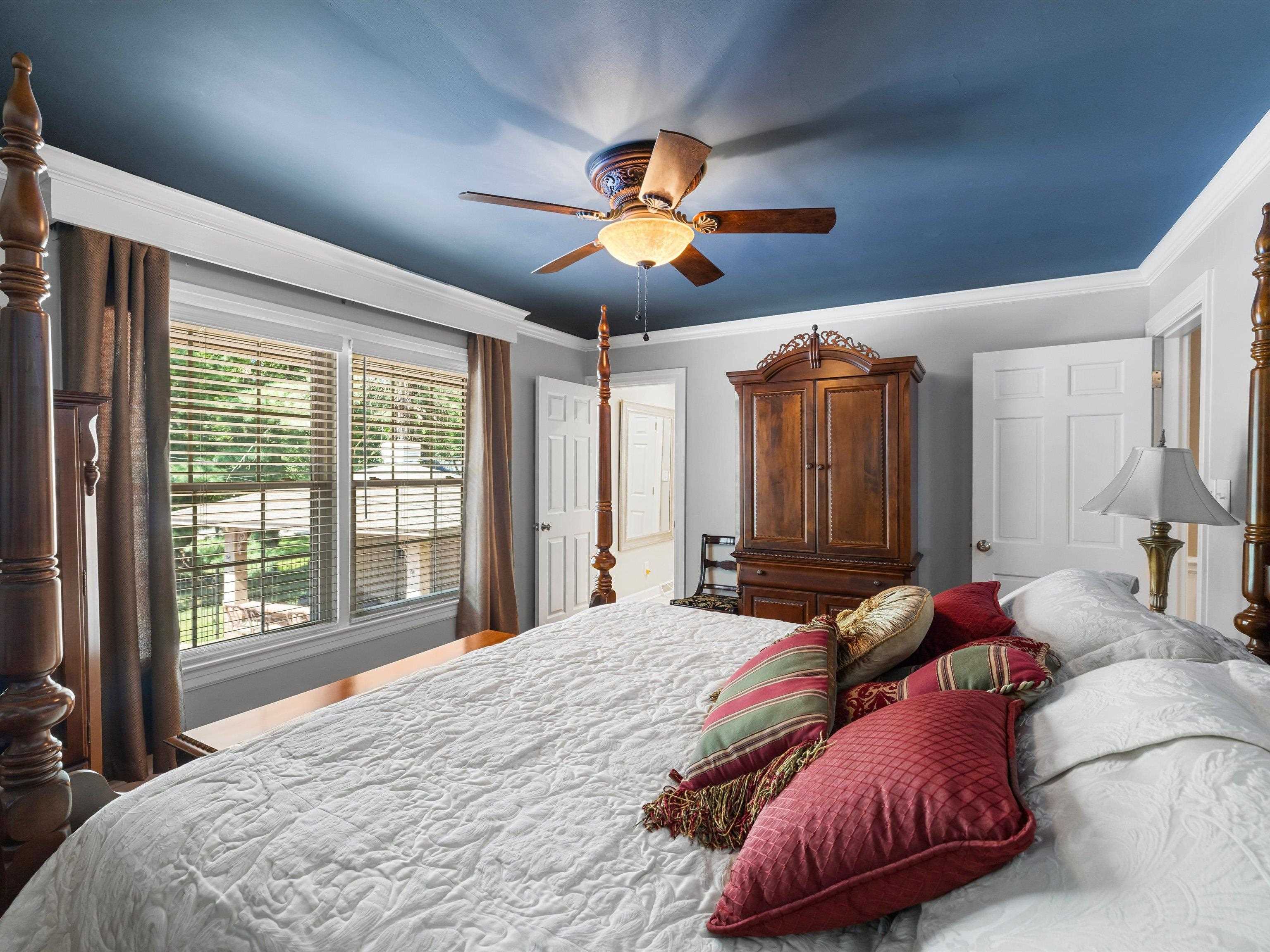 1247 Laurel Drive, Owensboro, Kentucky 42303, 5 Bedrooms Bedrooms, ,3 BathroomsBathrooms,Single Family Residence,For Sale,Laurel Drive,92809