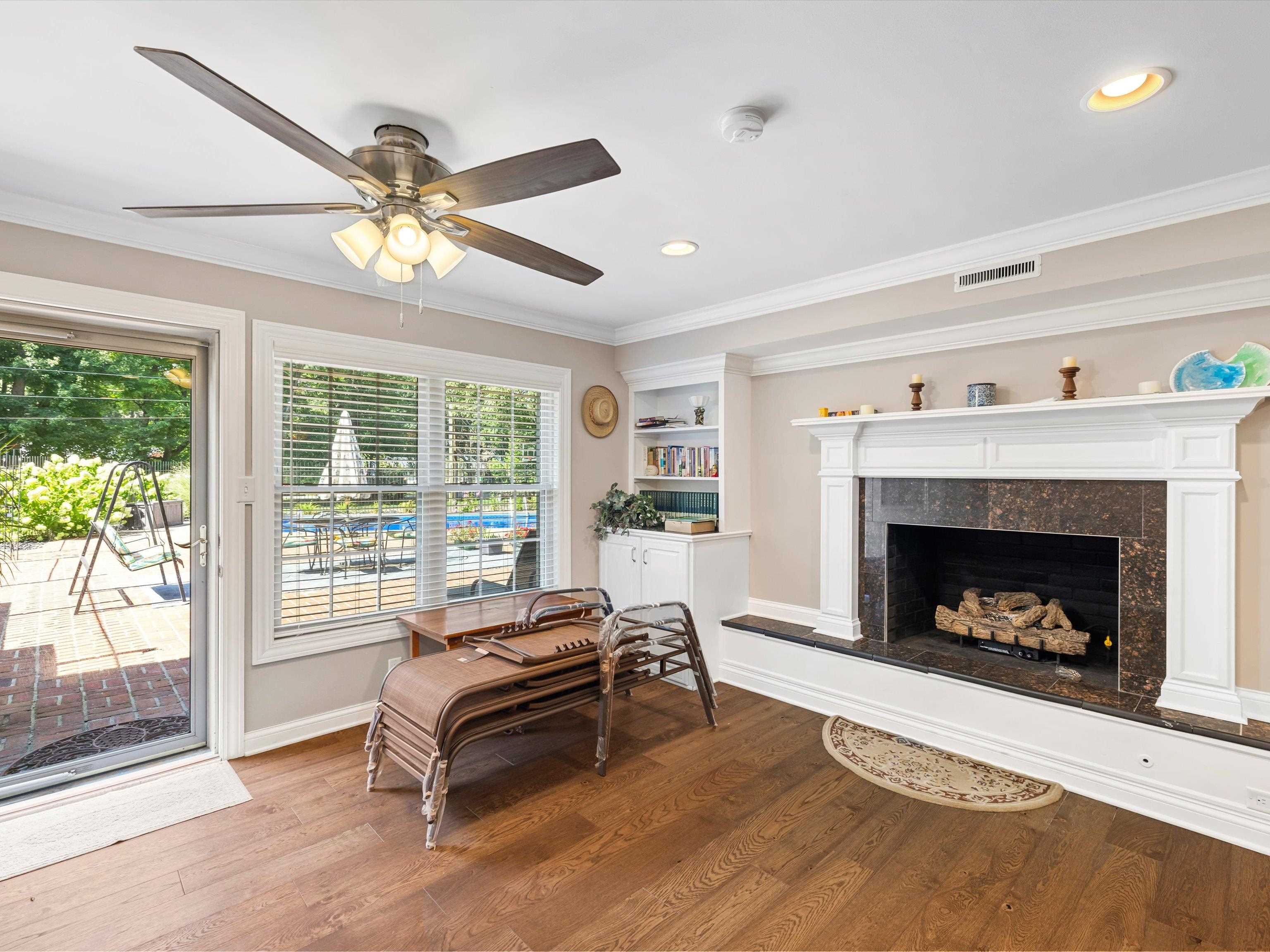 1247 Laurel Drive, Owensboro, Kentucky 42303, 5 Bedrooms Bedrooms, ,3 BathroomsBathrooms,Single Family Residence,For Sale,Laurel Drive,92809
