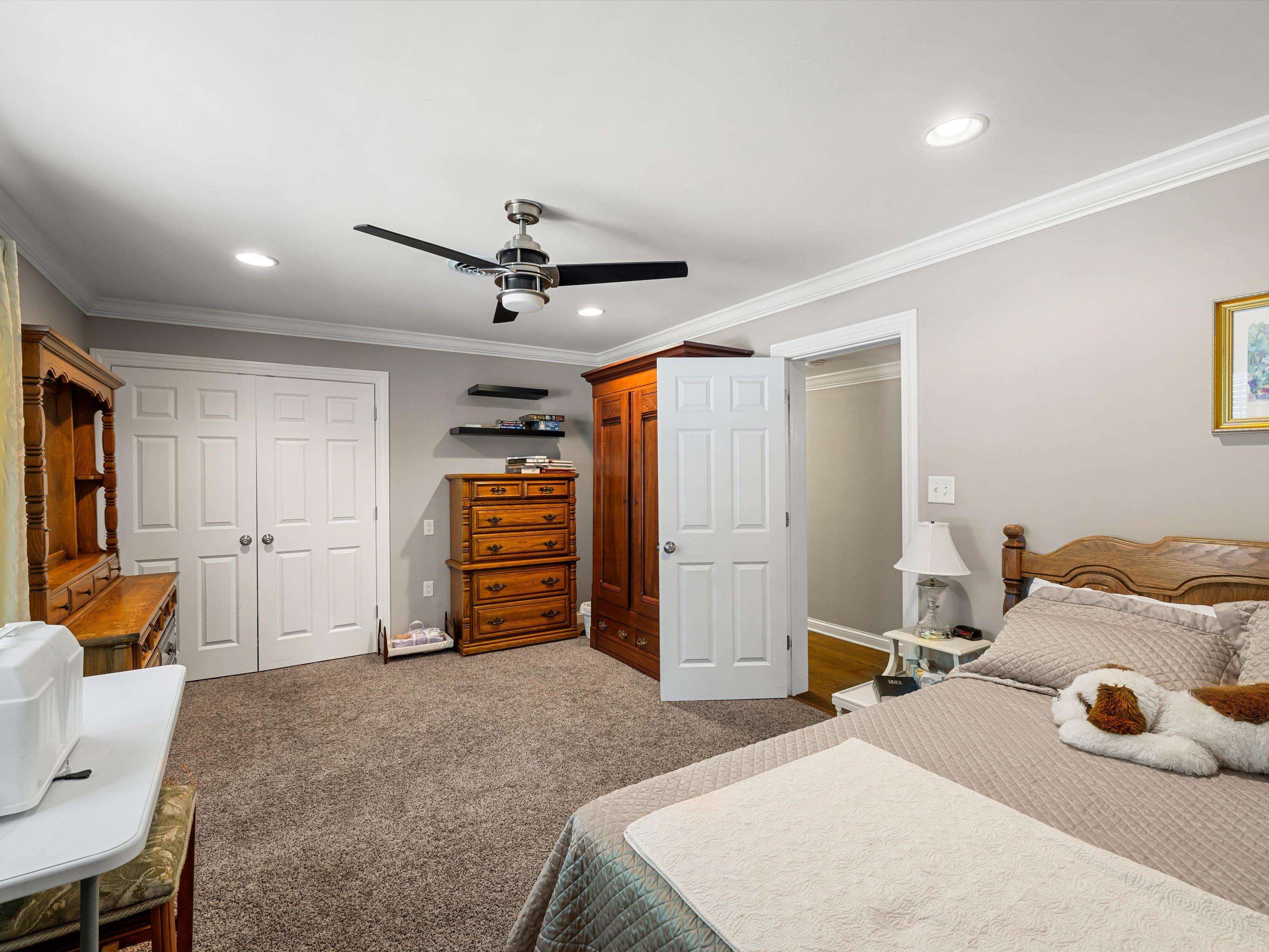 1247 Laurel Drive, Owensboro, Kentucky 42303, 5 Bedrooms Bedrooms, ,3 BathroomsBathrooms,Single Family Residence,For Sale,Laurel Drive,92809