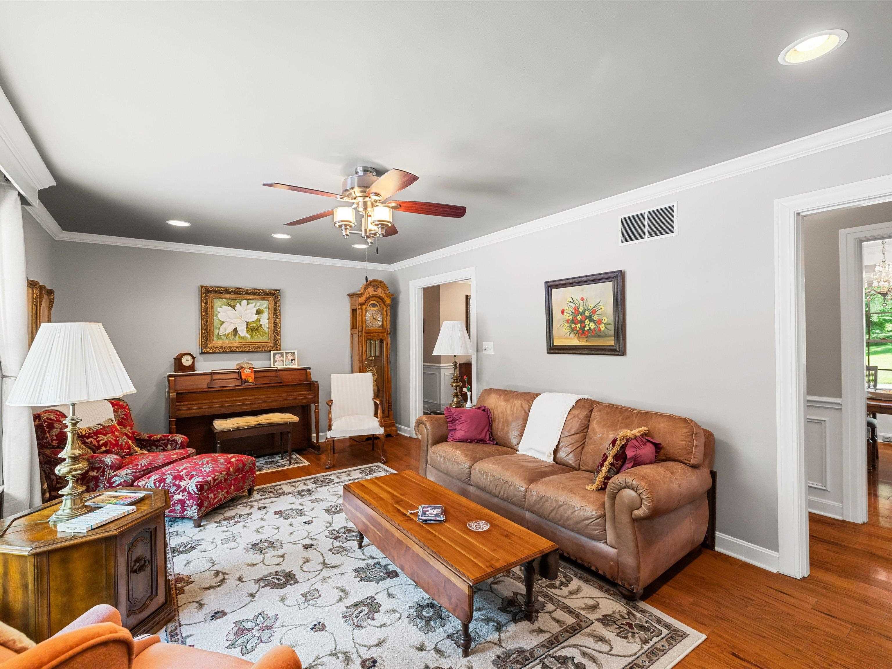 1247 Laurel Drive, Owensboro, Kentucky 42303, 5 Bedrooms Bedrooms, ,3 BathroomsBathrooms,Single Family Residence,For Sale,Laurel Drive,92809