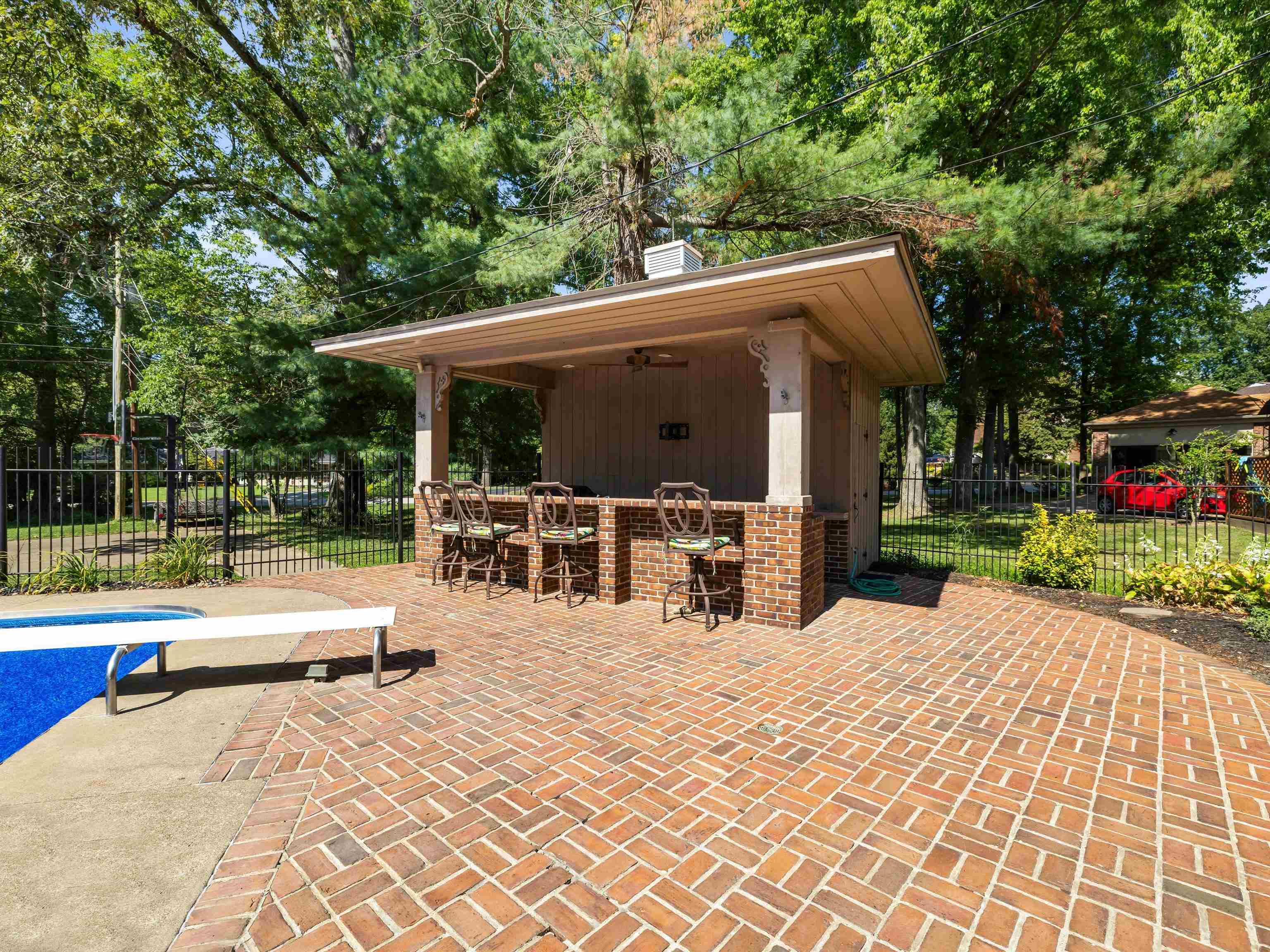 1247 Laurel Drive, Owensboro, Kentucky 42303, 5 Bedrooms Bedrooms, ,3 BathroomsBathrooms,Single Family Residence,For Sale,Laurel Drive,92809