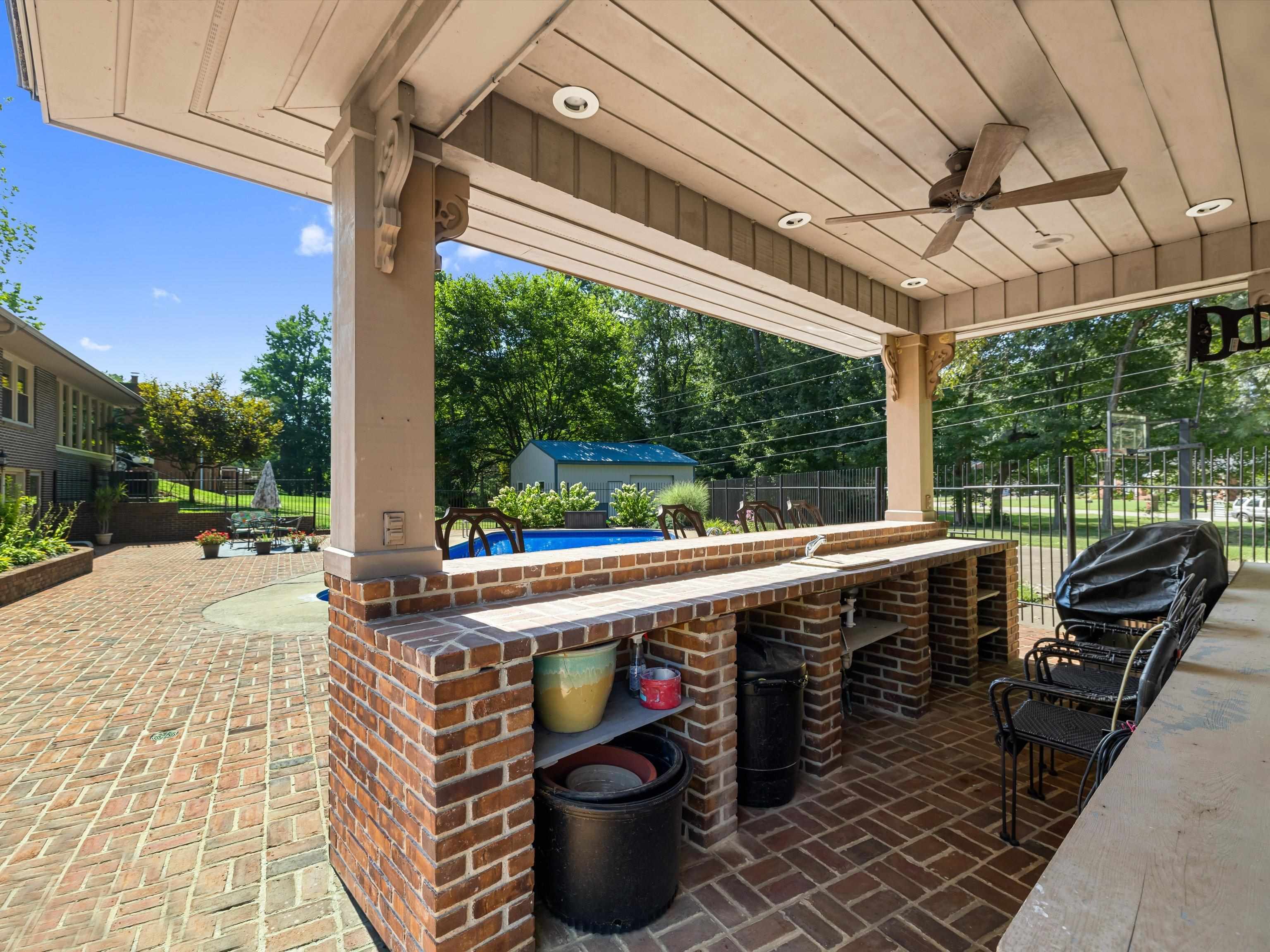 1247 Laurel Drive, Owensboro, Kentucky 42303, 5 Bedrooms Bedrooms, ,3 BathroomsBathrooms,Single Family Residence,For Sale,Laurel Drive,92809