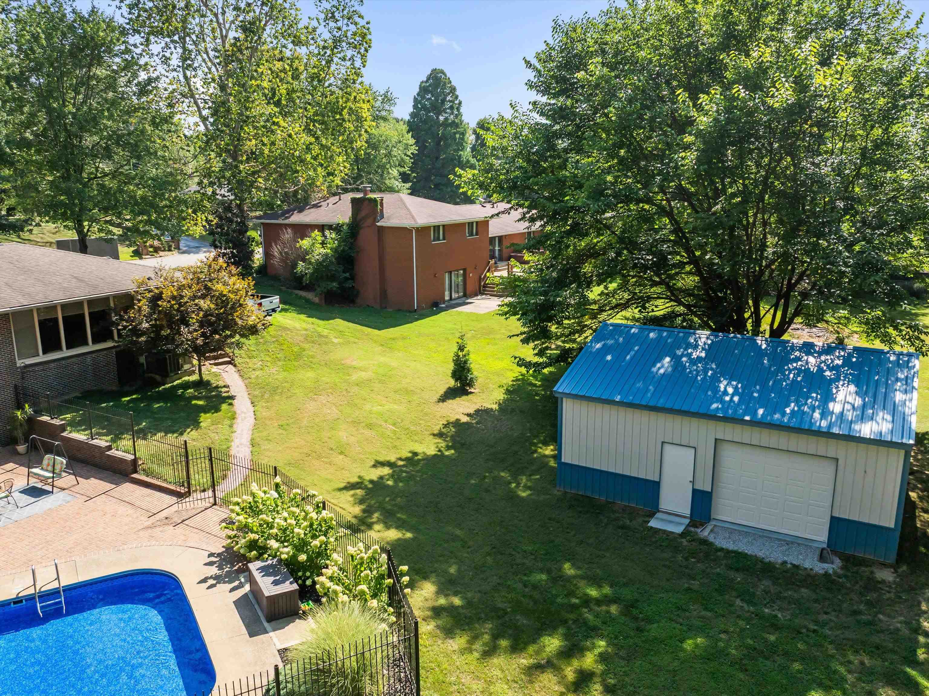 1247 Laurel Drive, Owensboro, Kentucky 42303, 5 Bedrooms Bedrooms, ,3 BathroomsBathrooms,Single Family Residence,For Sale,Laurel Drive,92809
