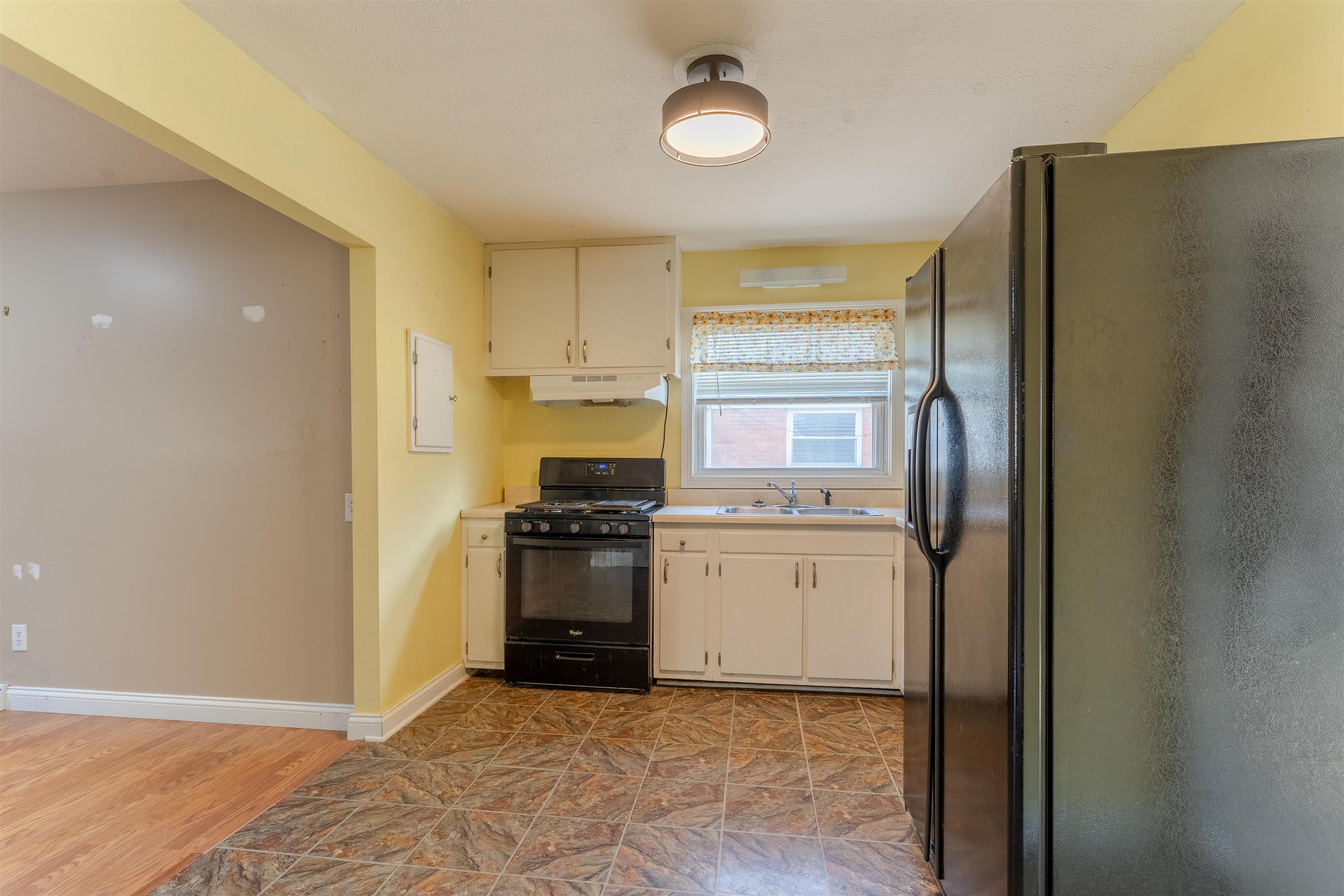 3802 Jefferson St, Owensboro, Kentucky 42303, 4 Bedrooms Bedrooms, ,1 BathroomBathrooms,Single Family Residence,For Sale,Jefferson St,92810