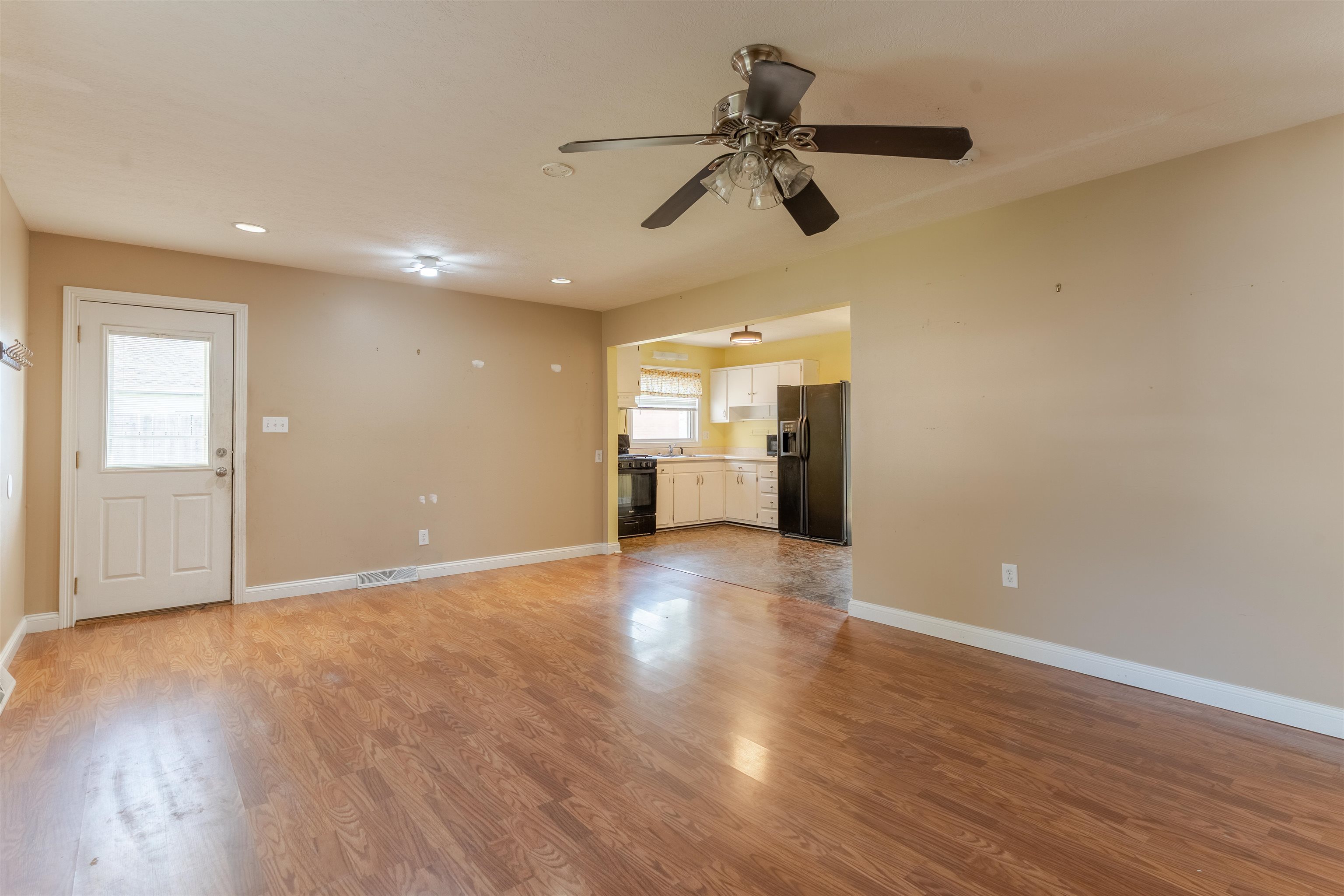 3802 Jefferson St, Owensboro, Kentucky 42303, 4 Bedrooms Bedrooms, ,1 BathroomBathrooms,Single Family Residence,For Sale,Jefferson St,92810