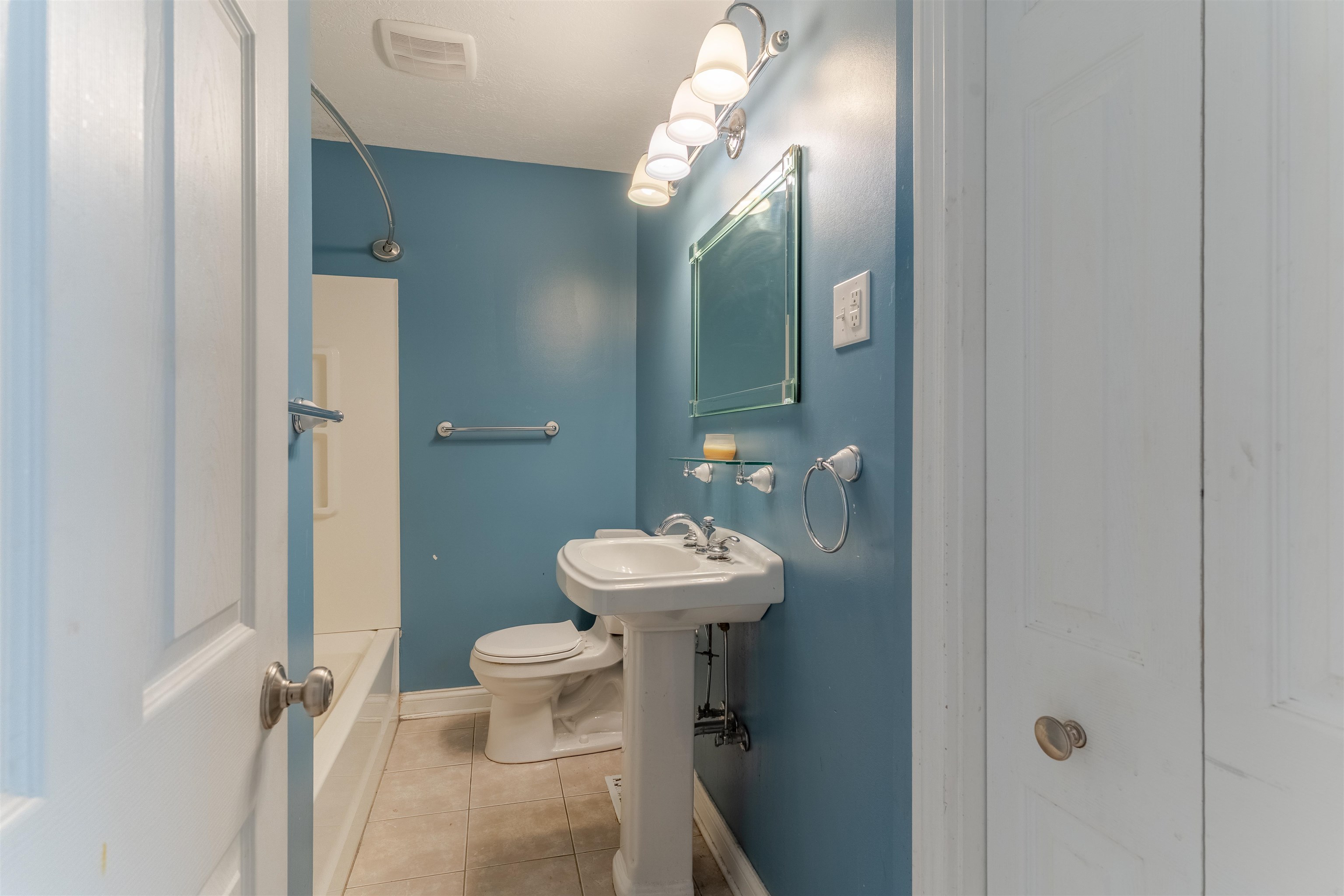 3802 Jefferson St, Owensboro, Kentucky 42303, 4 Bedrooms Bedrooms, ,1 BathroomBathrooms,Single Family Residence,For Sale,Jefferson St,92810