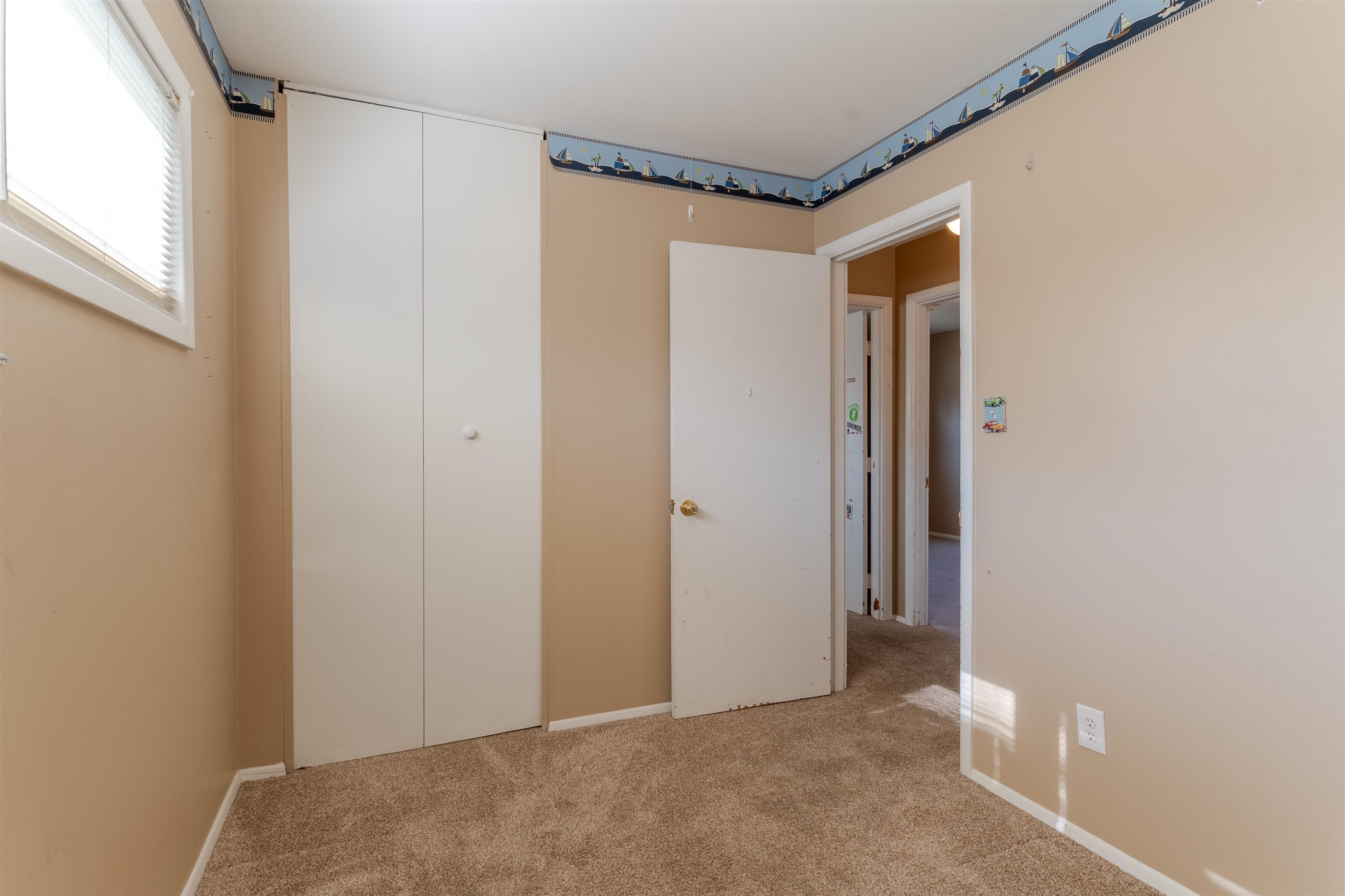 3802 Jefferson St, Owensboro, Kentucky 42303, 4 Bedrooms Bedrooms, ,1 BathroomBathrooms,Single Family Residence,For Sale,Jefferson St,92810