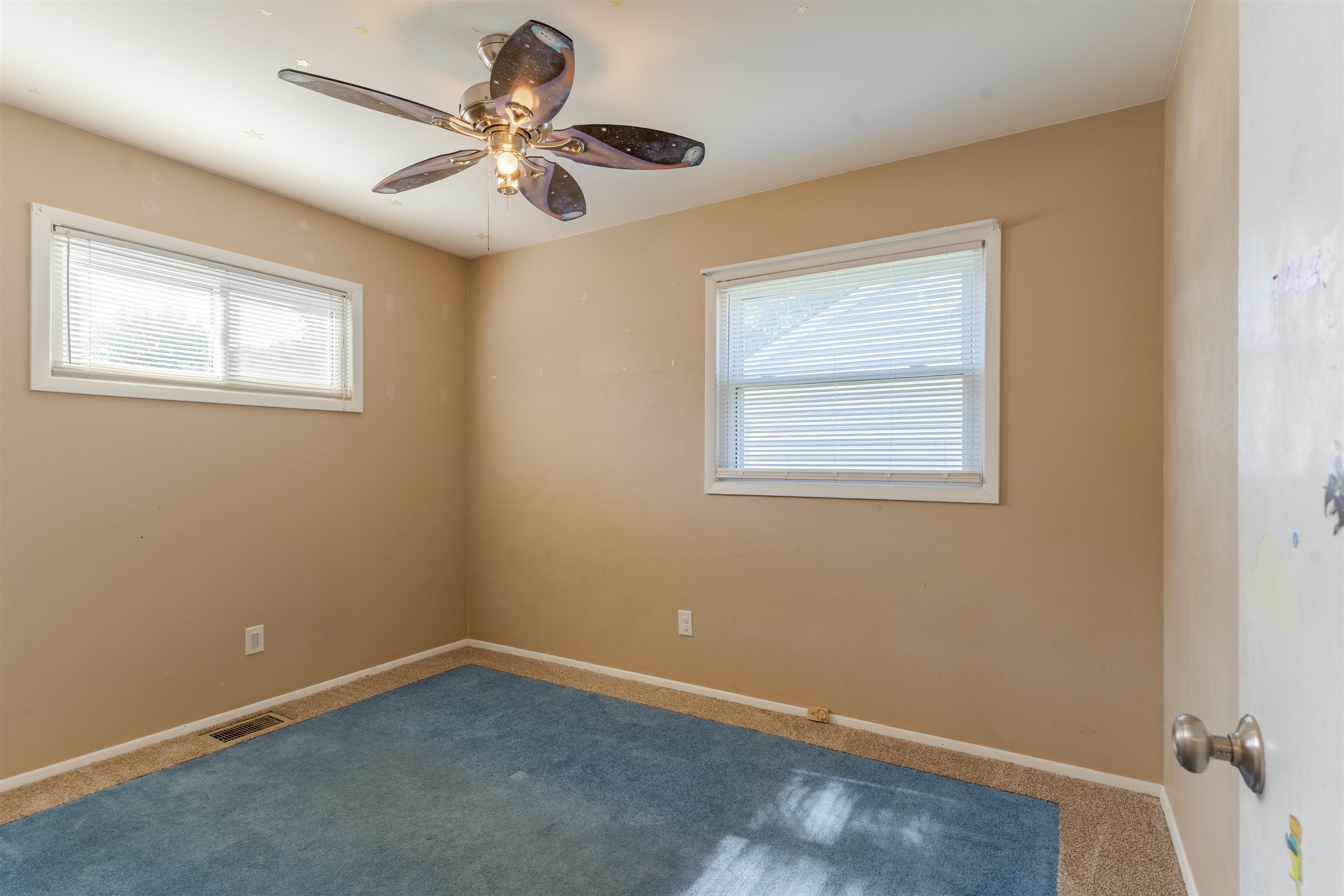 3802 Jefferson St, Owensboro, Kentucky 42303, 4 Bedrooms Bedrooms, ,1 BathroomBathrooms,Single Family Residence,For Sale,Jefferson St,92810