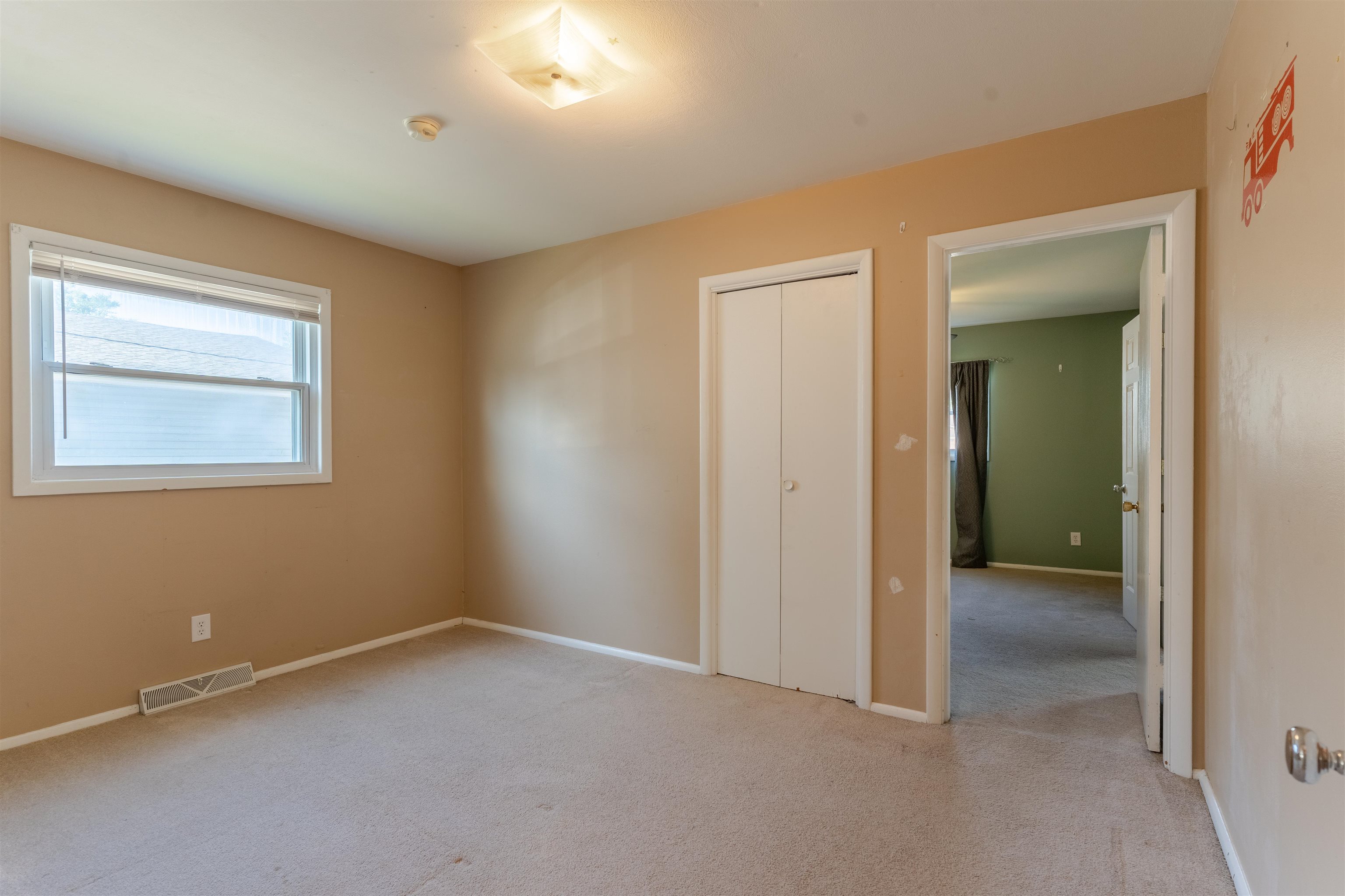 3802 Jefferson St, Owensboro, Kentucky 42303, 4 Bedrooms Bedrooms, ,1 BathroomBathrooms,Single Family Residence,For Sale,Jefferson St,92810