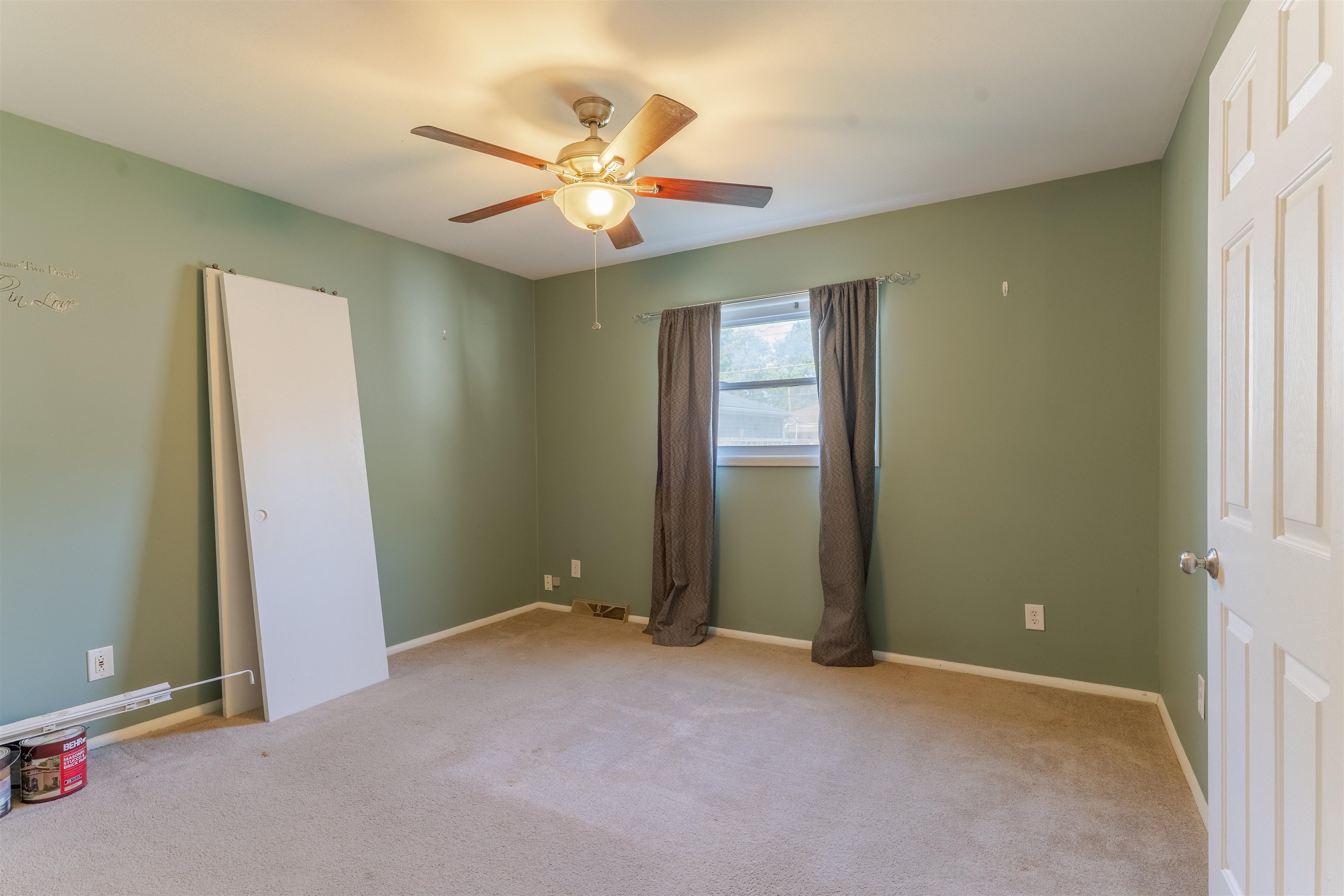 3802 Jefferson St, Owensboro, Kentucky 42303, 4 Bedrooms Bedrooms, ,1 BathroomBathrooms,Single Family Residence,For Sale,Jefferson St,92810