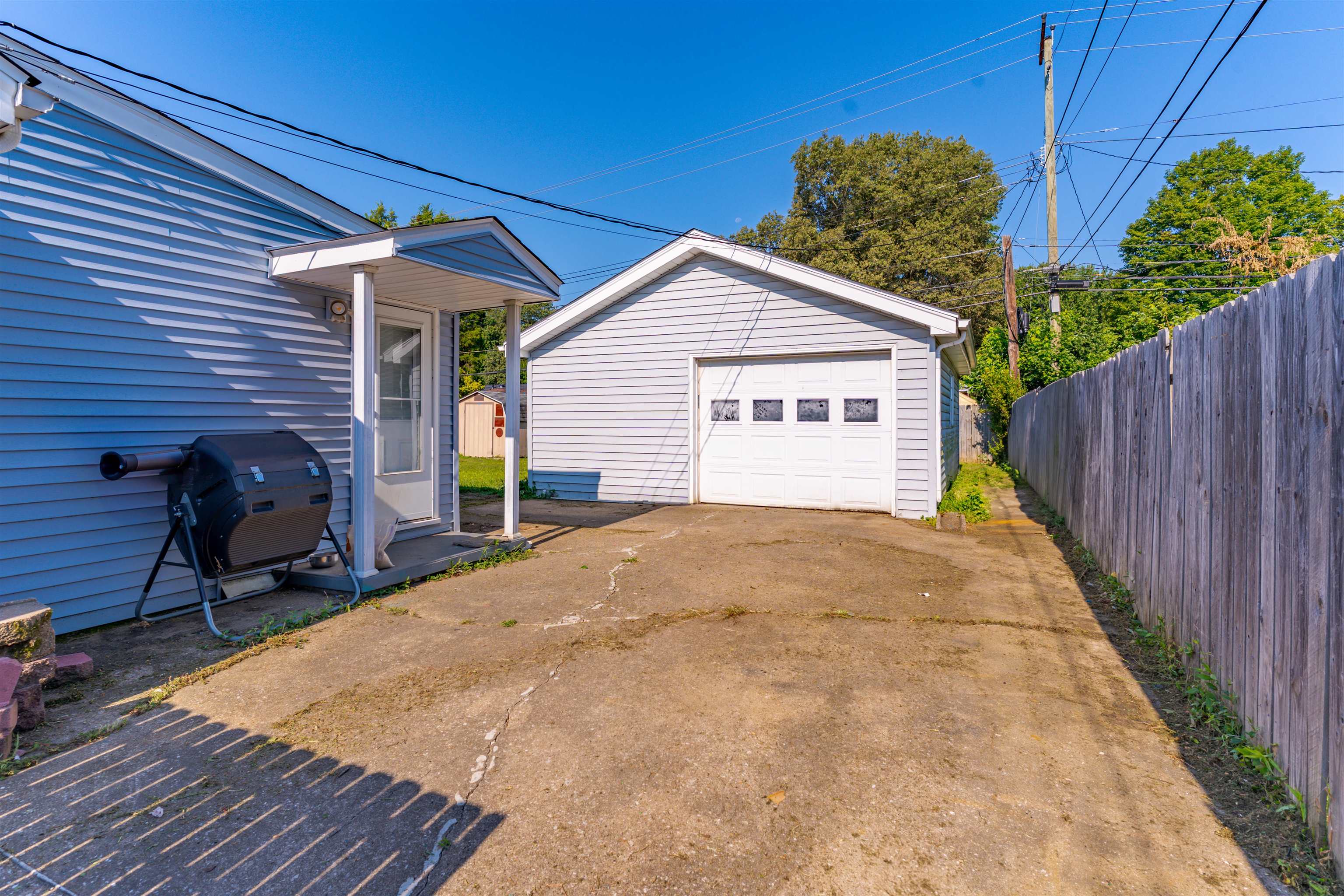 3802 Jefferson St, Owensboro, Kentucky 42303, 4 Bedrooms Bedrooms, ,1 BathroomBathrooms,Single Family Residence,For Sale,Jefferson St,92810