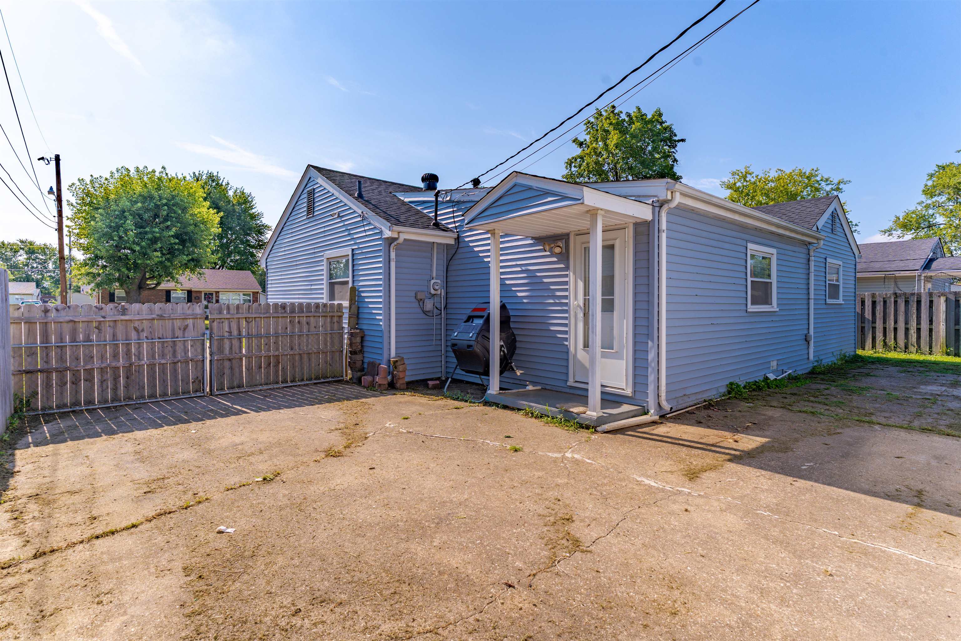 3802 Jefferson St, Owensboro, Kentucky 42303, 4 Bedrooms Bedrooms, ,1 BathroomBathrooms,Single Family Residence,For Sale,Jefferson St,92810