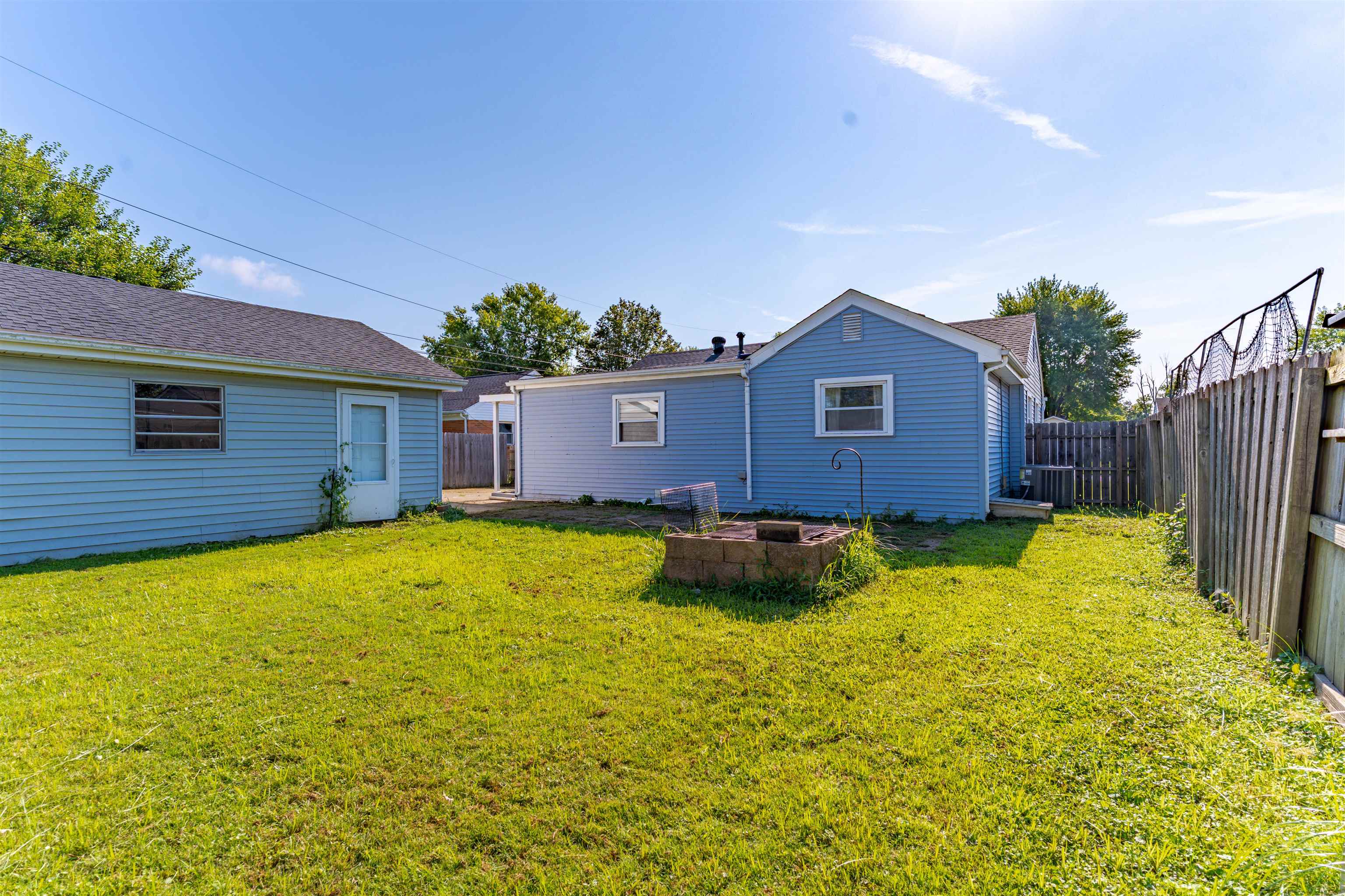 3802 Jefferson St, Owensboro, Kentucky 42303, 4 Bedrooms Bedrooms, ,1 BathroomBathrooms,Single Family Residence,For Sale,Jefferson St,92810