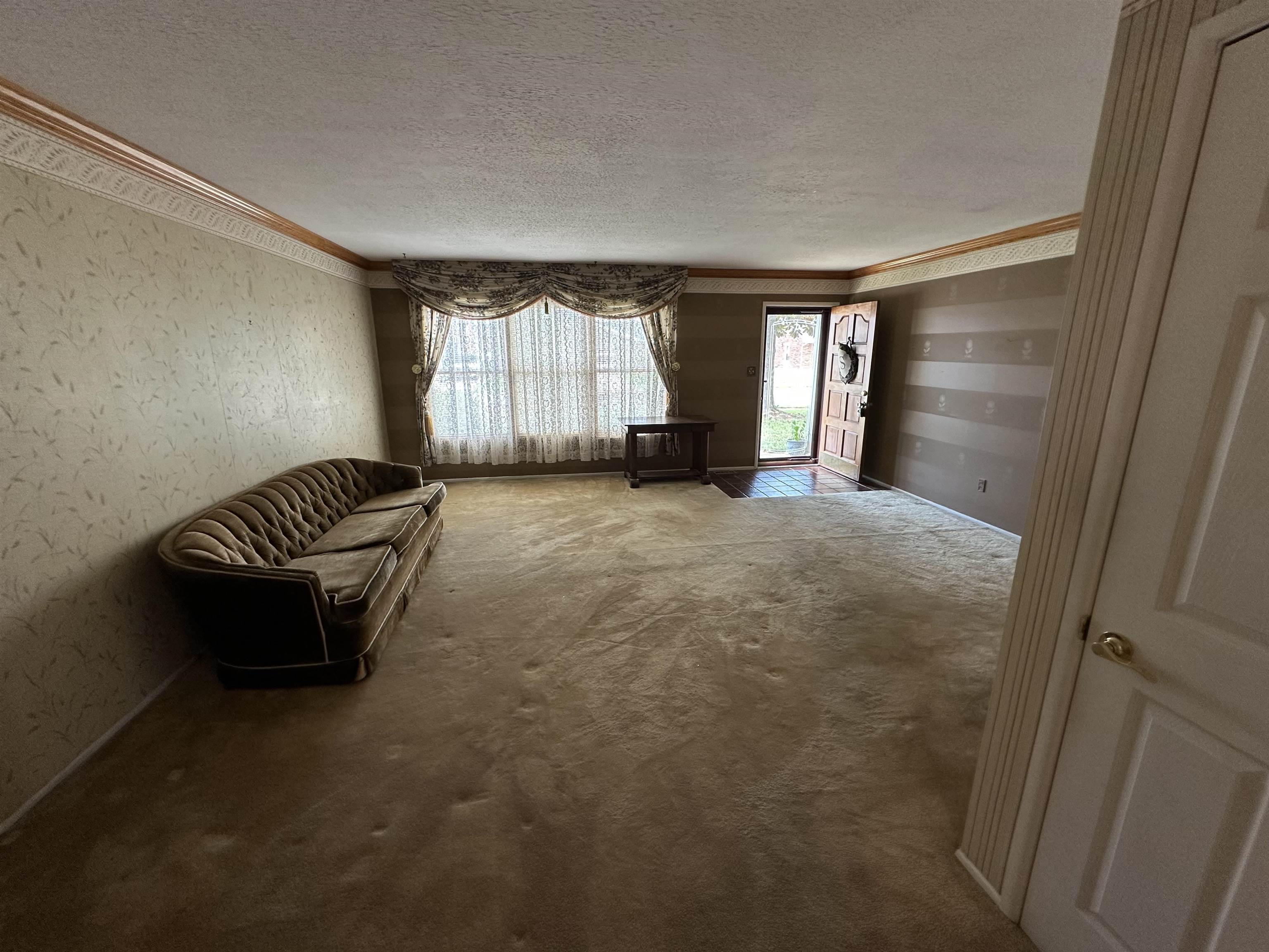 2324 Middleground Dr, Owensboro, Kentucky 42301, 4 Bedrooms Bedrooms, ,2 BathroomsBathrooms,Single Family Residence,For Sale,Middleground Dr,92812