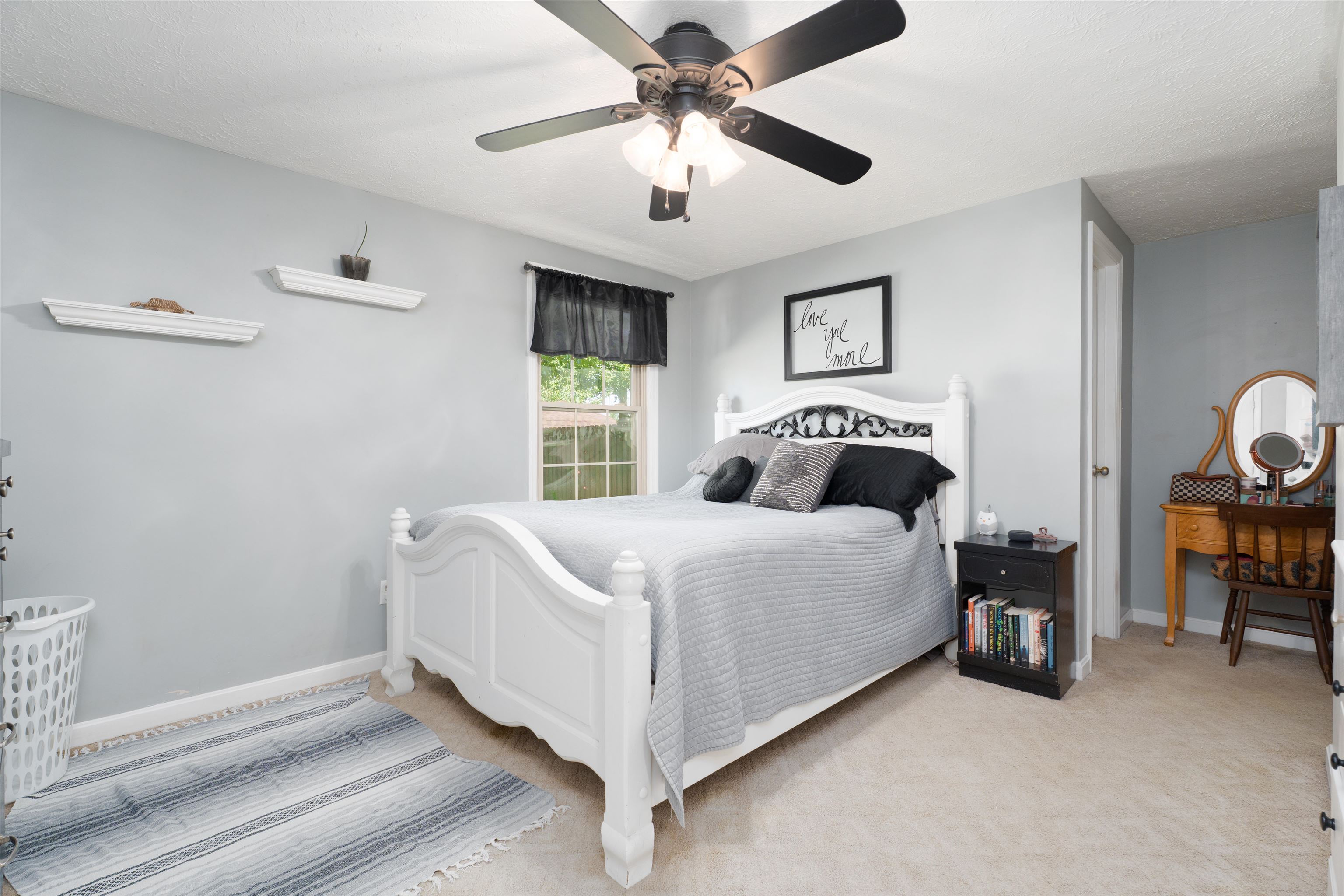 533 Raintree Drive, Owensboro, Kentucky 42301, 3 Bedrooms Bedrooms, ,1 BathroomBathrooms,Single Family Residence,For Sale,Raintree Drive,92813