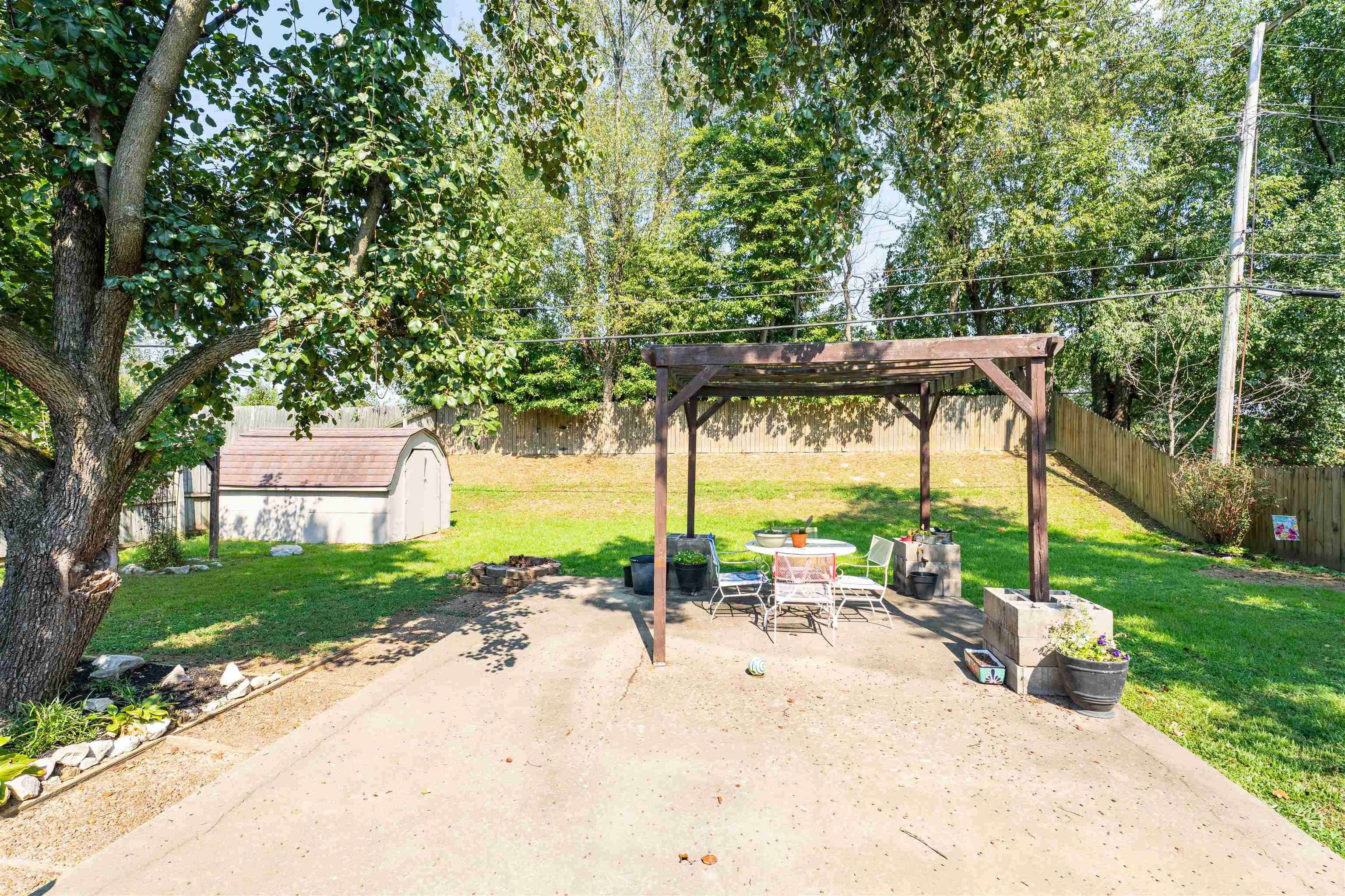 533 Raintree Drive, Owensboro, Kentucky 42301, 3 Bedrooms Bedrooms, ,1 BathroomBathrooms,Single Family Residence,For Sale,Raintree Drive,92813