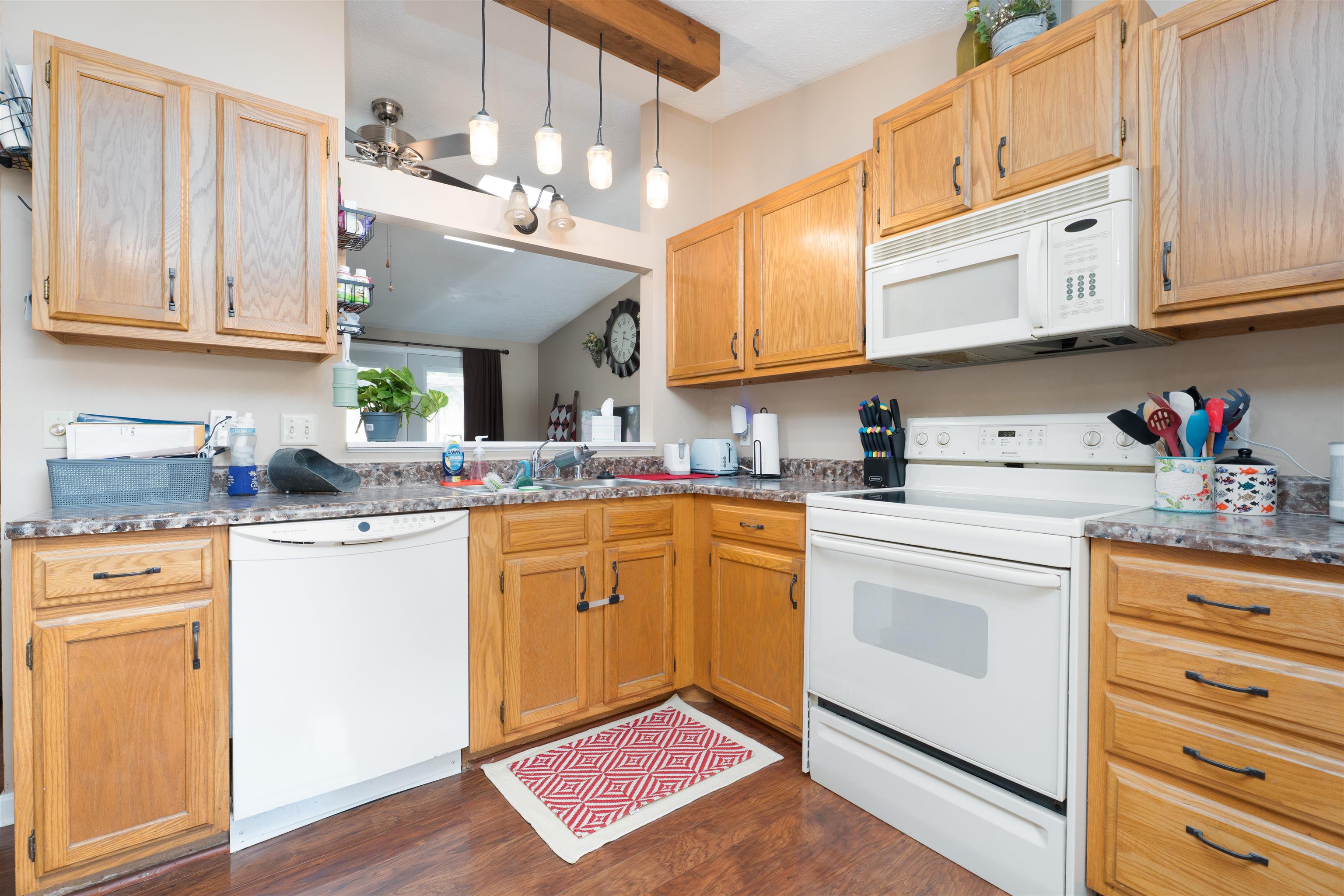 533 Raintree Drive, Owensboro, Kentucky 42301, 3 Bedrooms Bedrooms, ,1 BathroomBathrooms,Single Family Residence,For Sale,Raintree Drive,92813