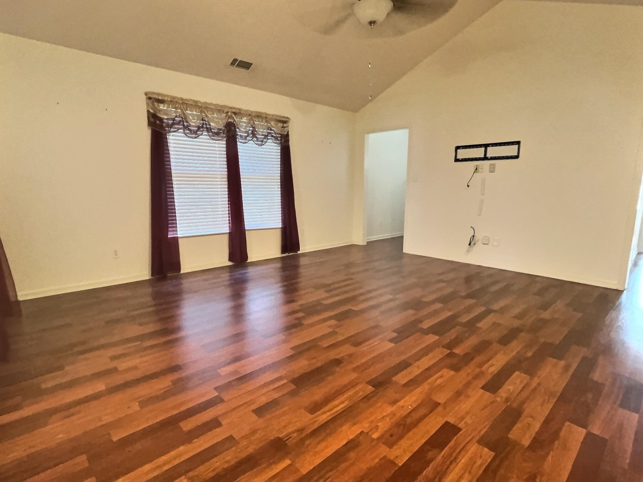 2417 Triple Crown Way, Owensboro, Kentucky 42301, 3 Bedrooms Bedrooms, ,2 BathroomsBathrooms,Single Family Residence,For Sale,Triple Crown Way,92814
