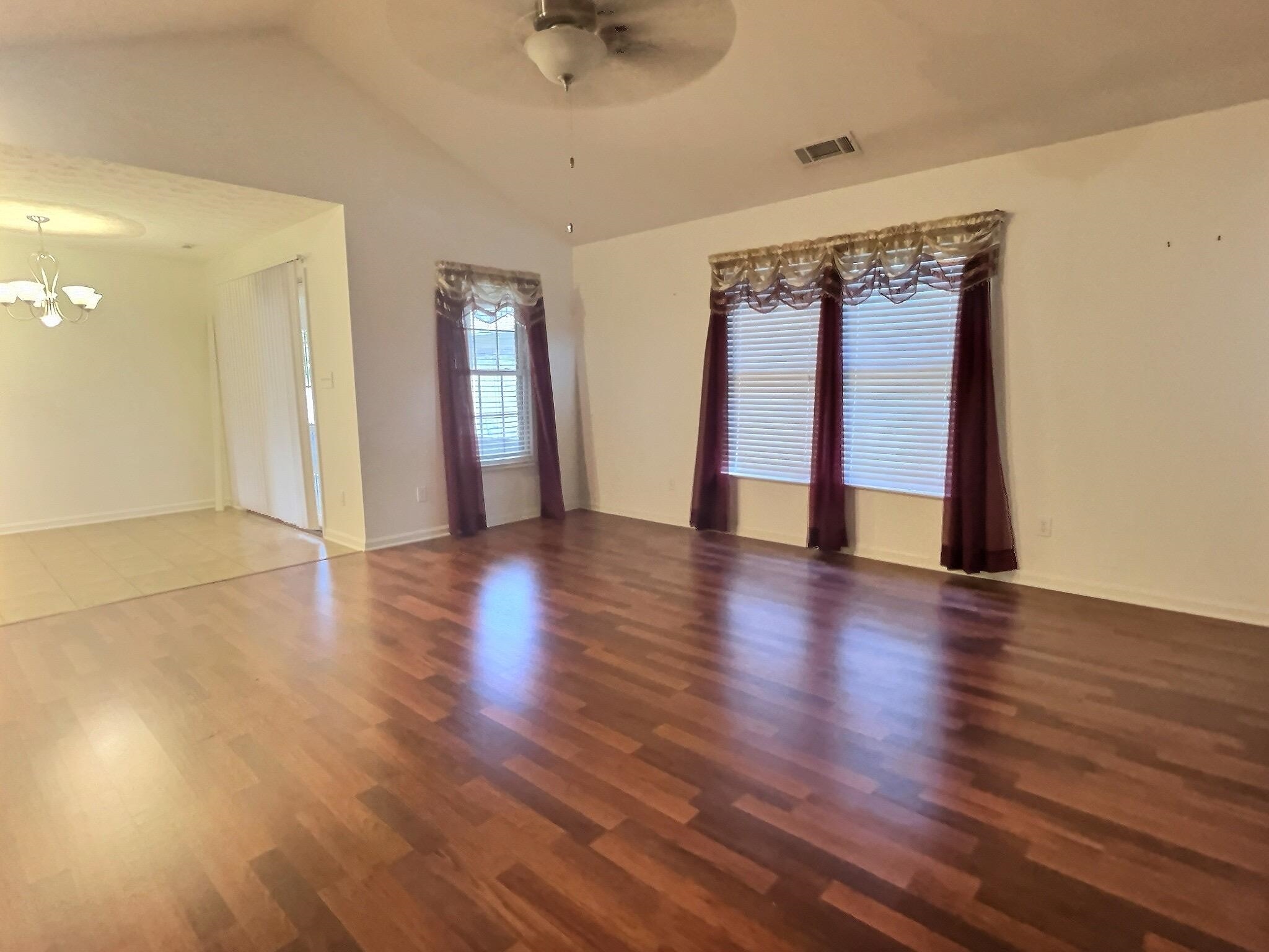 2417 Triple Crown Way, Owensboro, Kentucky 42301, 3 Bedrooms Bedrooms, ,2 BathroomsBathrooms,Single Family Residence,For Sale,Triple Crown Way,92814