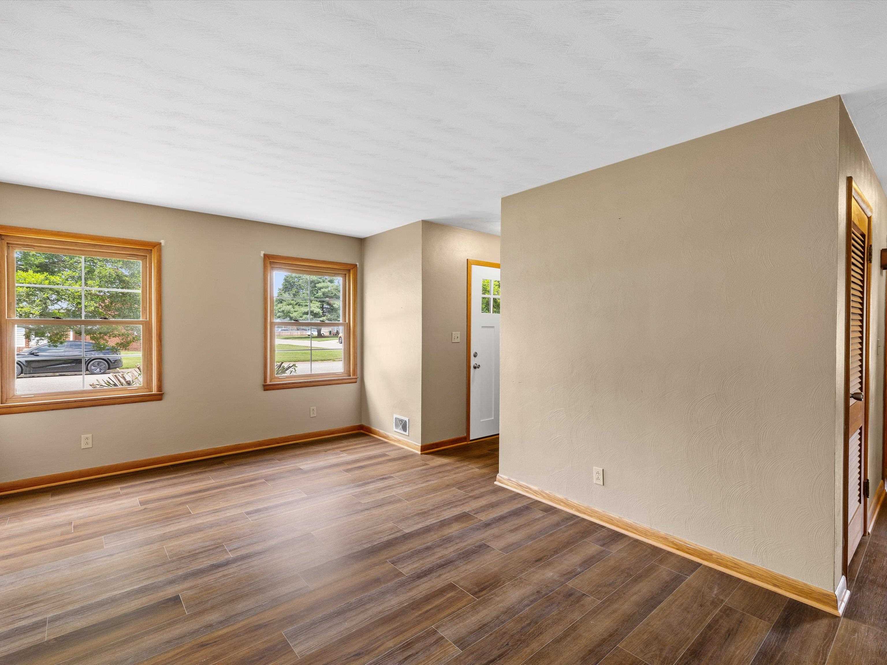 3501 Hawthorne Dr., Owensboro, Kentucky 42303, 3 Bedrooms Bedrooms, ,1 BathroomBathrooms,Single Family Residence,For Sale,Hawthorne Dr.,92815