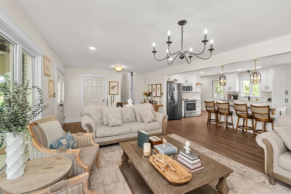 4131 South Hampton Rd, Philpot, Kentucky 42366, 4 Bedrooms Bedrooms, ,3 BathroomsBathrooms,Single Family Residence,For Sale,South Hampton Rd,92818