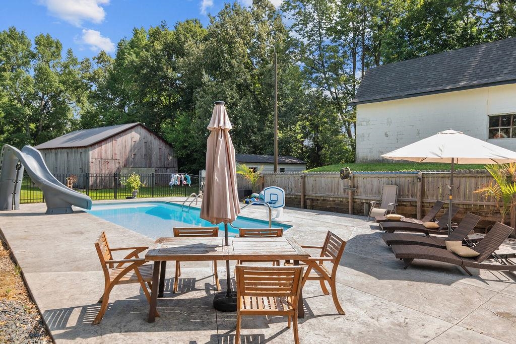 4131 South Hampton Rd, Philpot, Kentucky 42366, 4 Bedrooms Bedrooms, ,3 BathroomsBathrooms,Single Family Residence,For Sale,South Hampton Rd,92818