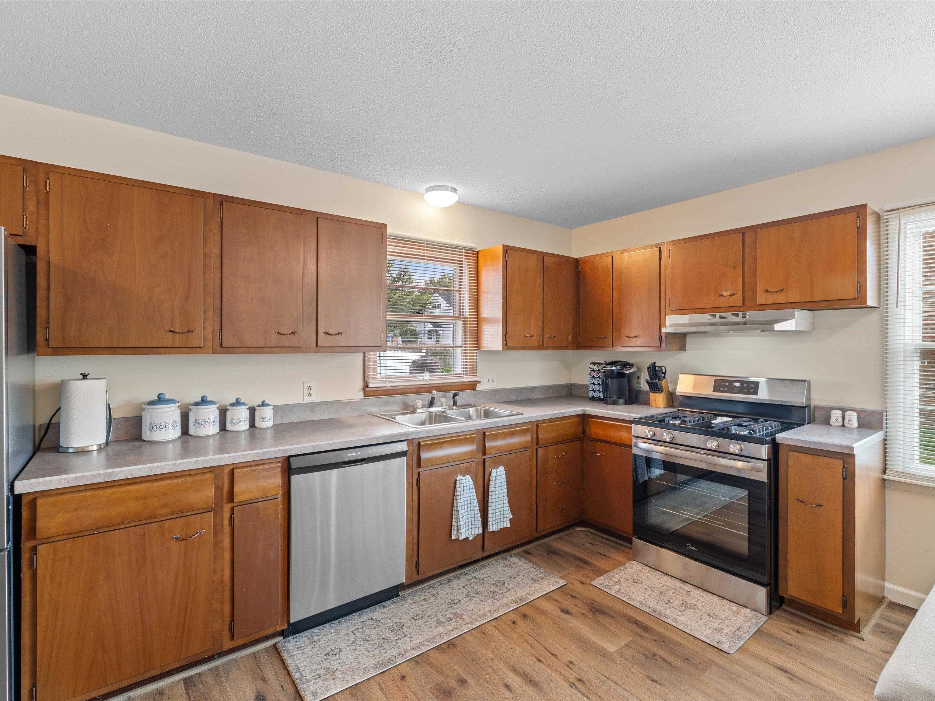 910 Walnut Park Drive, Owensboro, Kentucky 42303, 3 Bedrooms Bedrooms, ,2 BathroomsBathrooms,Single Family Residence,For Sale,Walnut Park Drive,92819