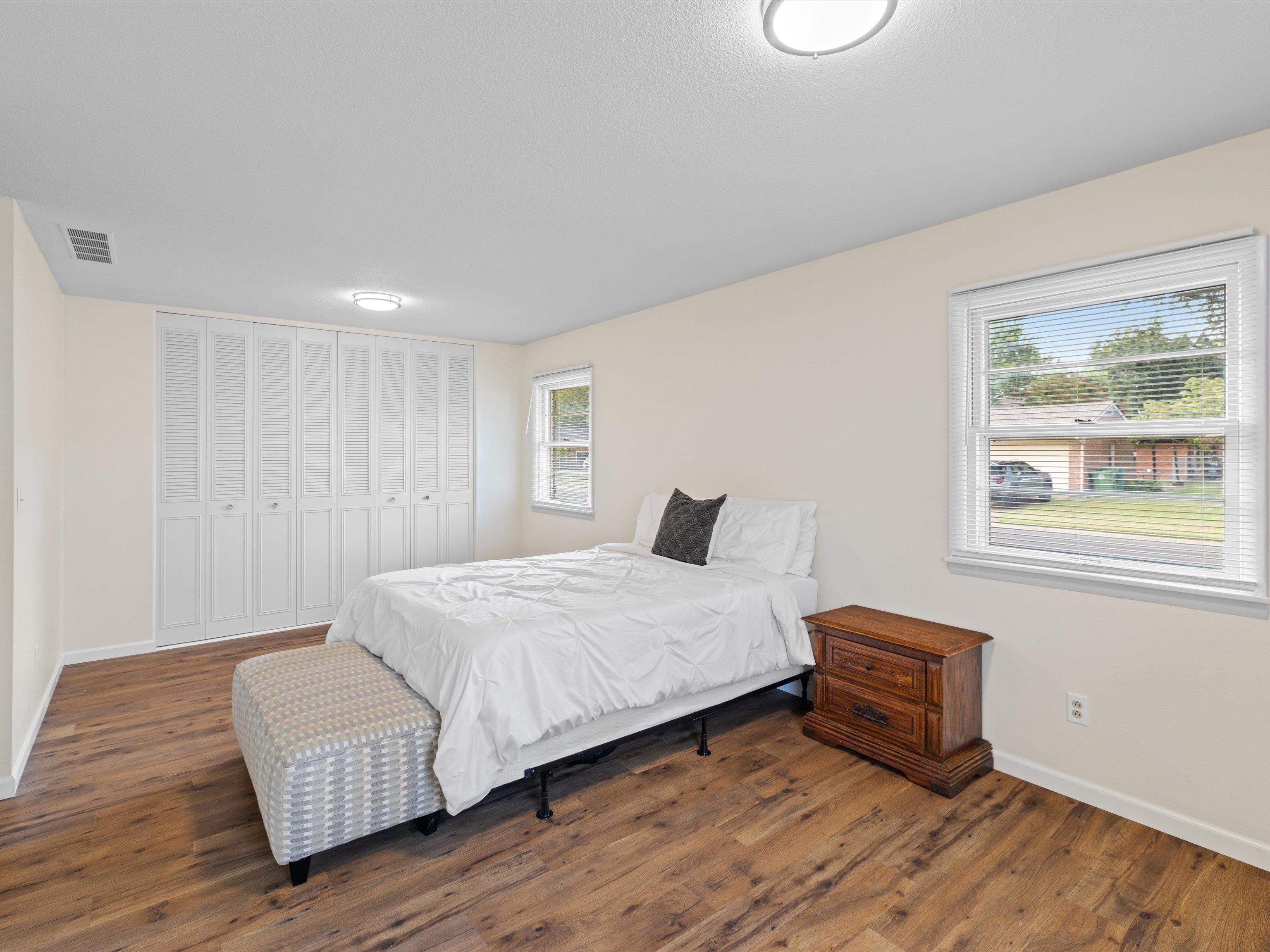 910 Walnut Park Drive, Owensboro, Kentucky 42303, 3 Bedrooms Bedrooms, ,2 BathroomsBathrooms,Single Family Residence,For Sale,Walnut Park Drive,92819