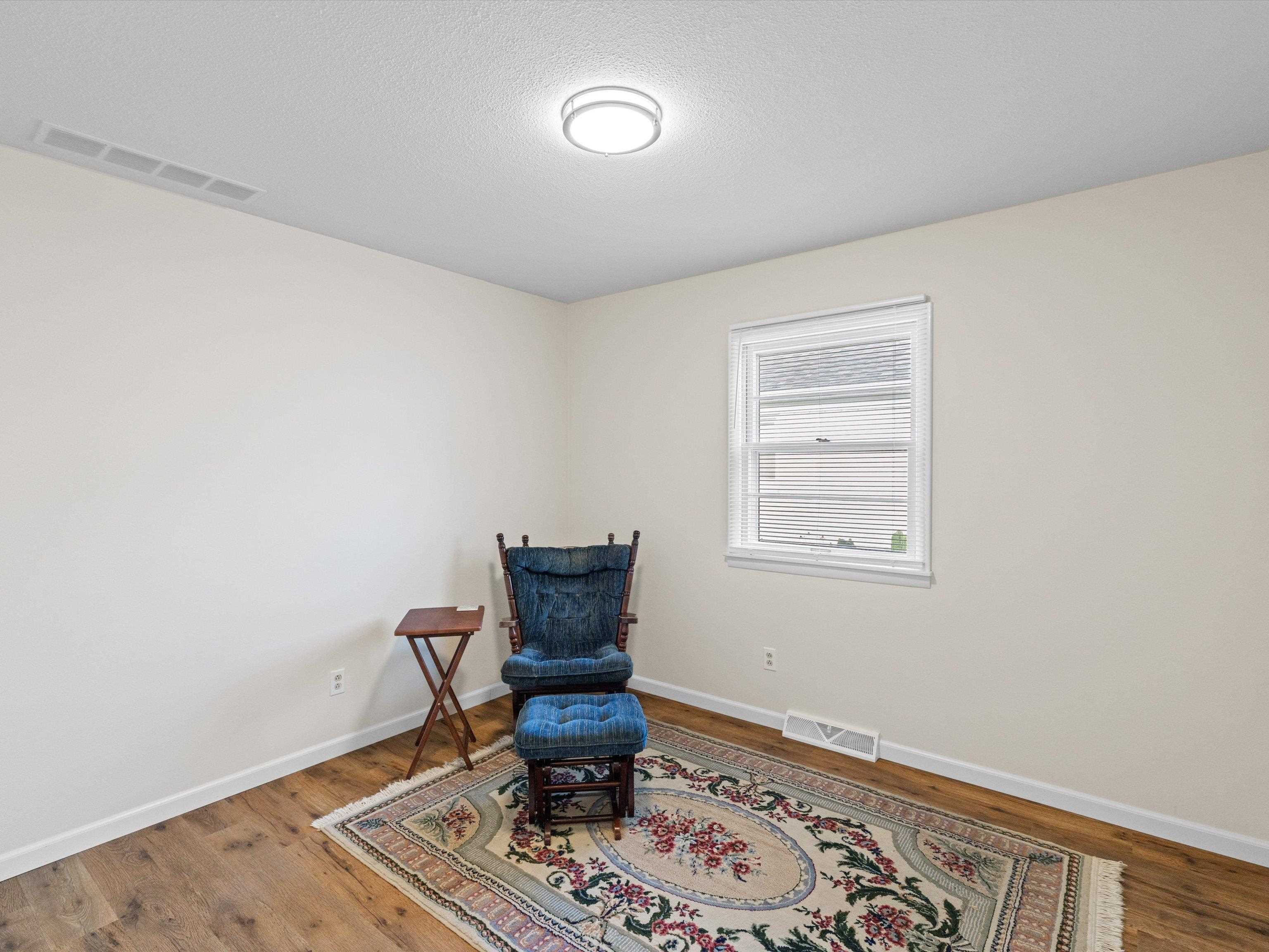 910 Walnut Park Drive, Owensboro, Kentucky 42303, 3 Bedrooms Bedrooms, ,2 BathroomsBathrooms,Single Family Residence,For Sale,Walnut Park Drive,92819