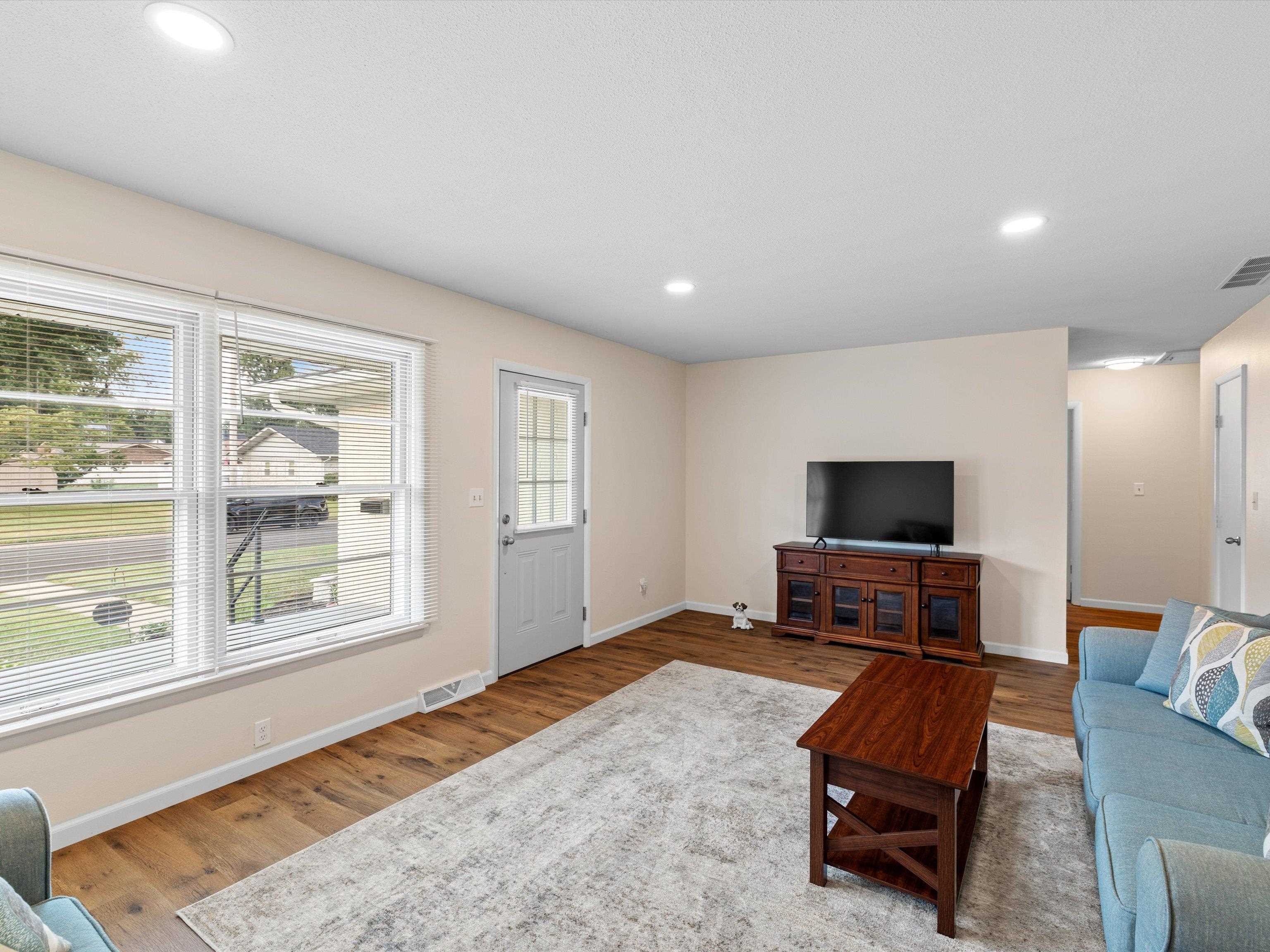 910 Walnut Park Drive, Owensboro, Kentucky 42303, 3 Bedrooms Bedrooms, ,2 BathroomsBathrooms,Single Family Residence,For Sale,Walnut Park Drive,92819