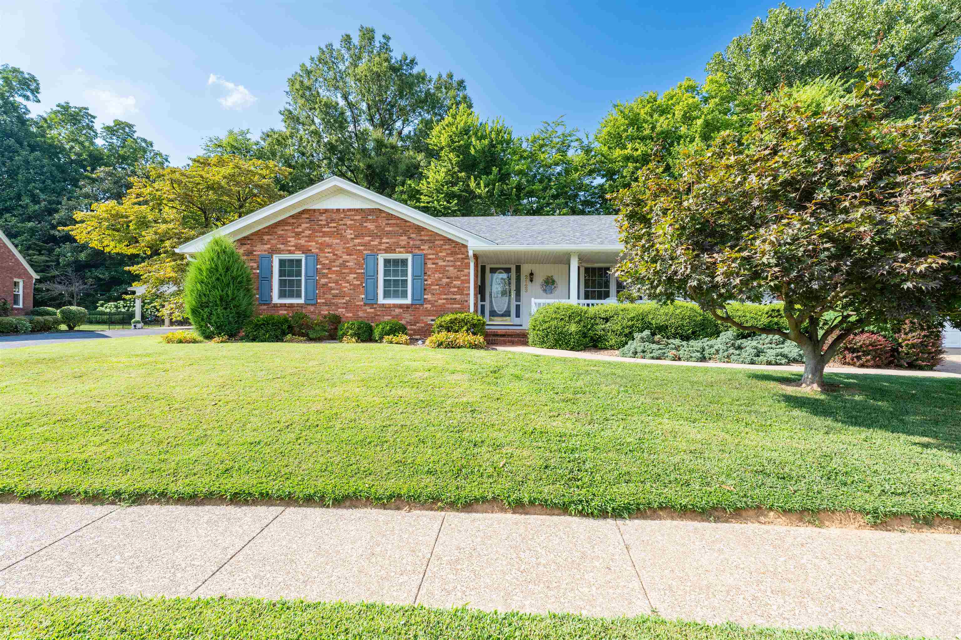 2123 Fieldcrest Dr, Owensboro, Kentucky 42301, 4 Bedrooms Bedrooms, ,2 BathroomsBathrooms,Single Family Residence,For Sale,Fieldcrest Dr,92820