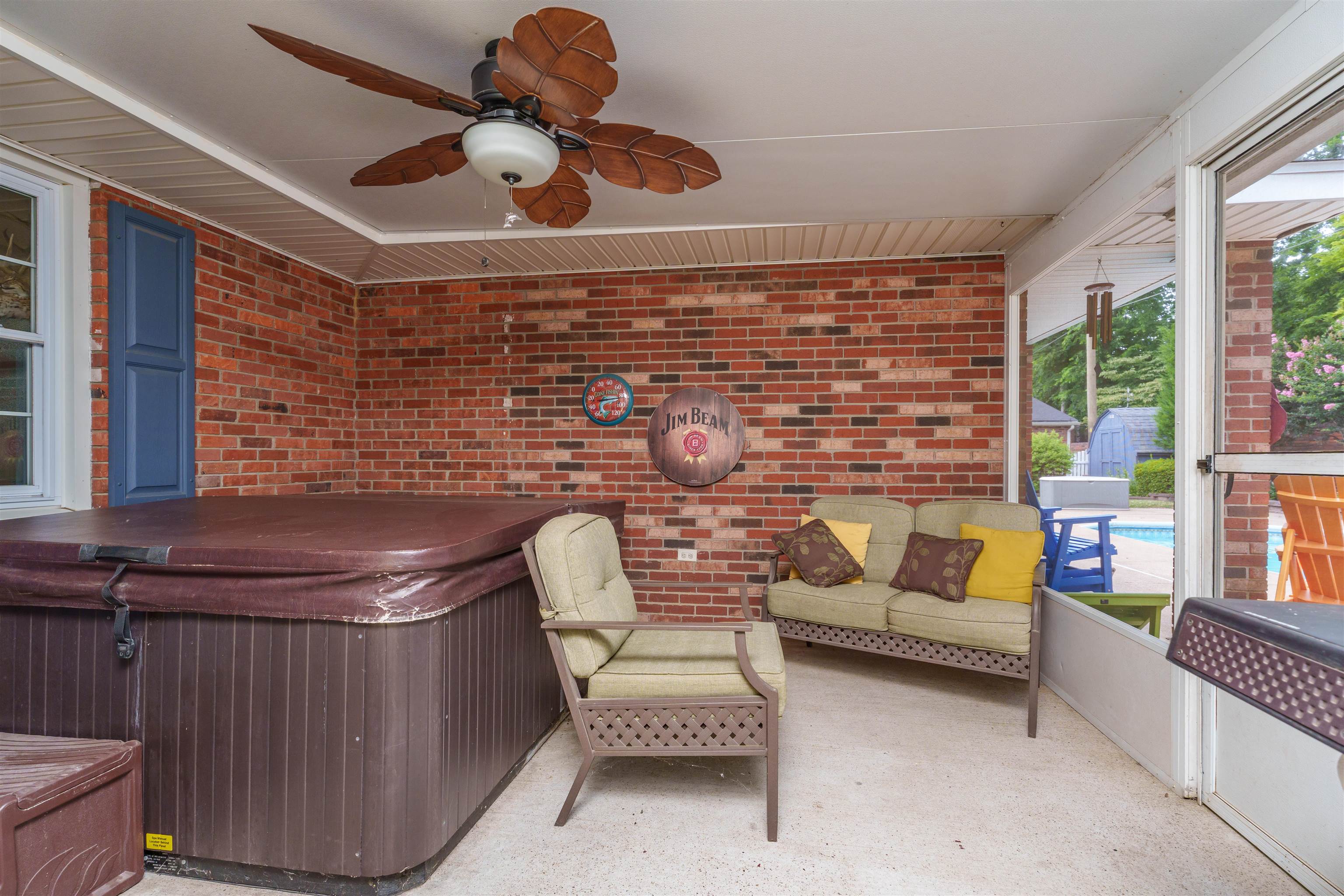 2123 Fieldcrest Dr, Owensboro, Kentucky 42301, 4 Bedrooms Bedrooms, ,2 BathroomsBathrooms,Single Family Residence,For Sale,Fieldcrest Dr,92820
