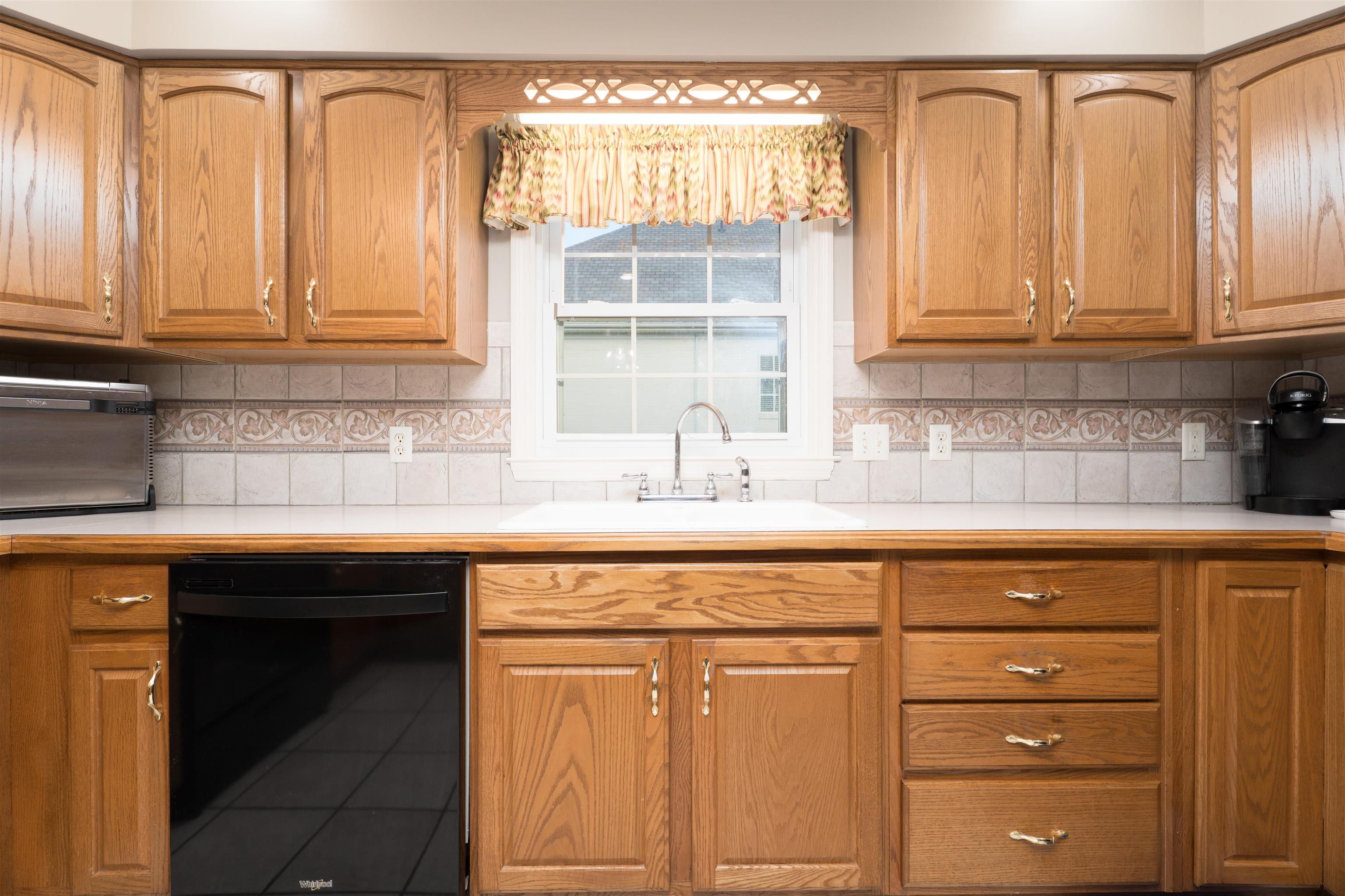 2123 Fieldcrest Dr, Owensboro, Kentucky 42301, 4 Bedrooms Bedrooms, ,2 BathroomsBathrooms,Single Family Residence,For Sale,Fieldcrest Dr,92820