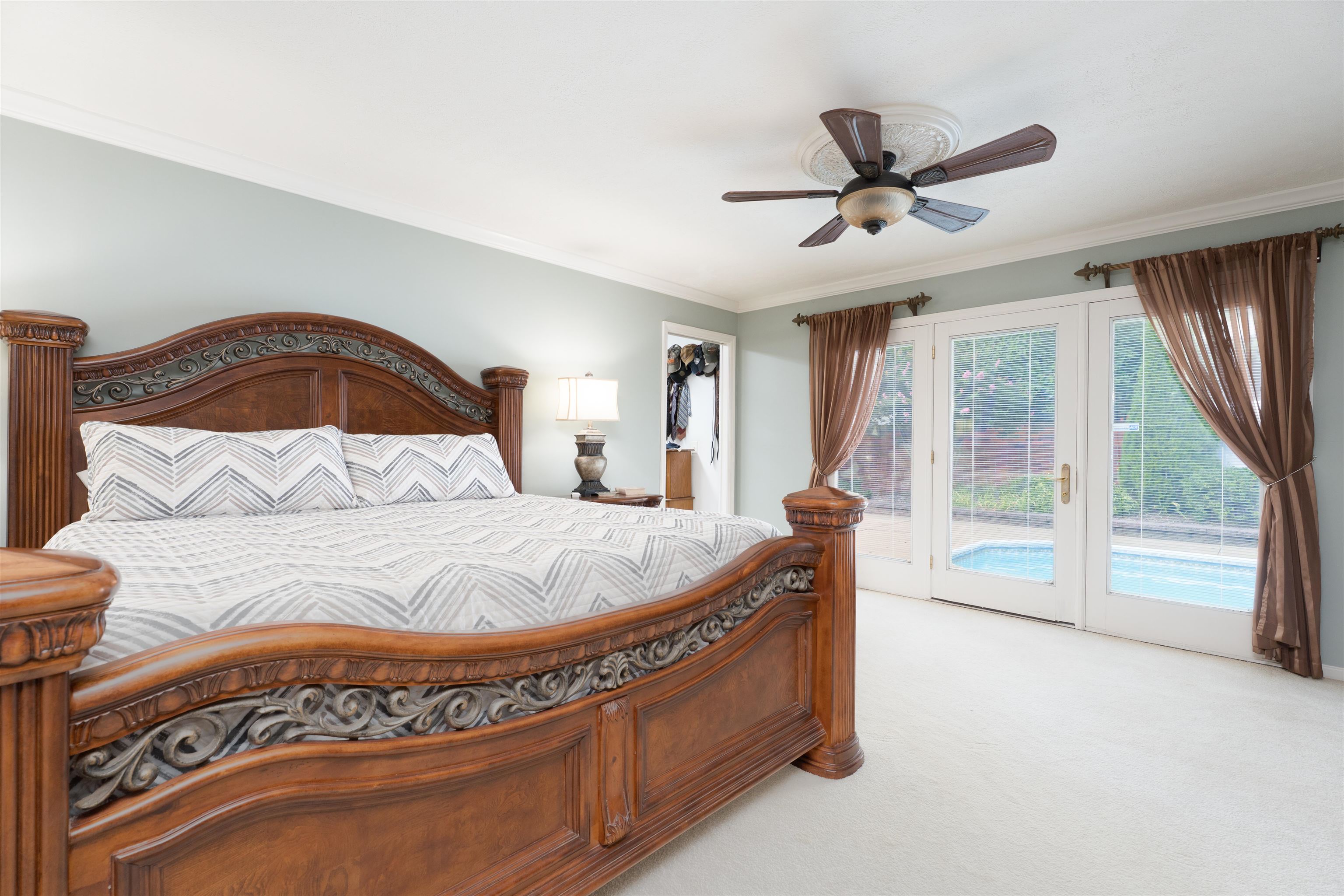 2123 Fieldcrest Dr, Owensboro, Kentucky 42301, 4 Bedrooms Bedrooms, ,2 BathroomsBathrooms,Single Family Residence,For Sale,Fieldcrest Dr,92820