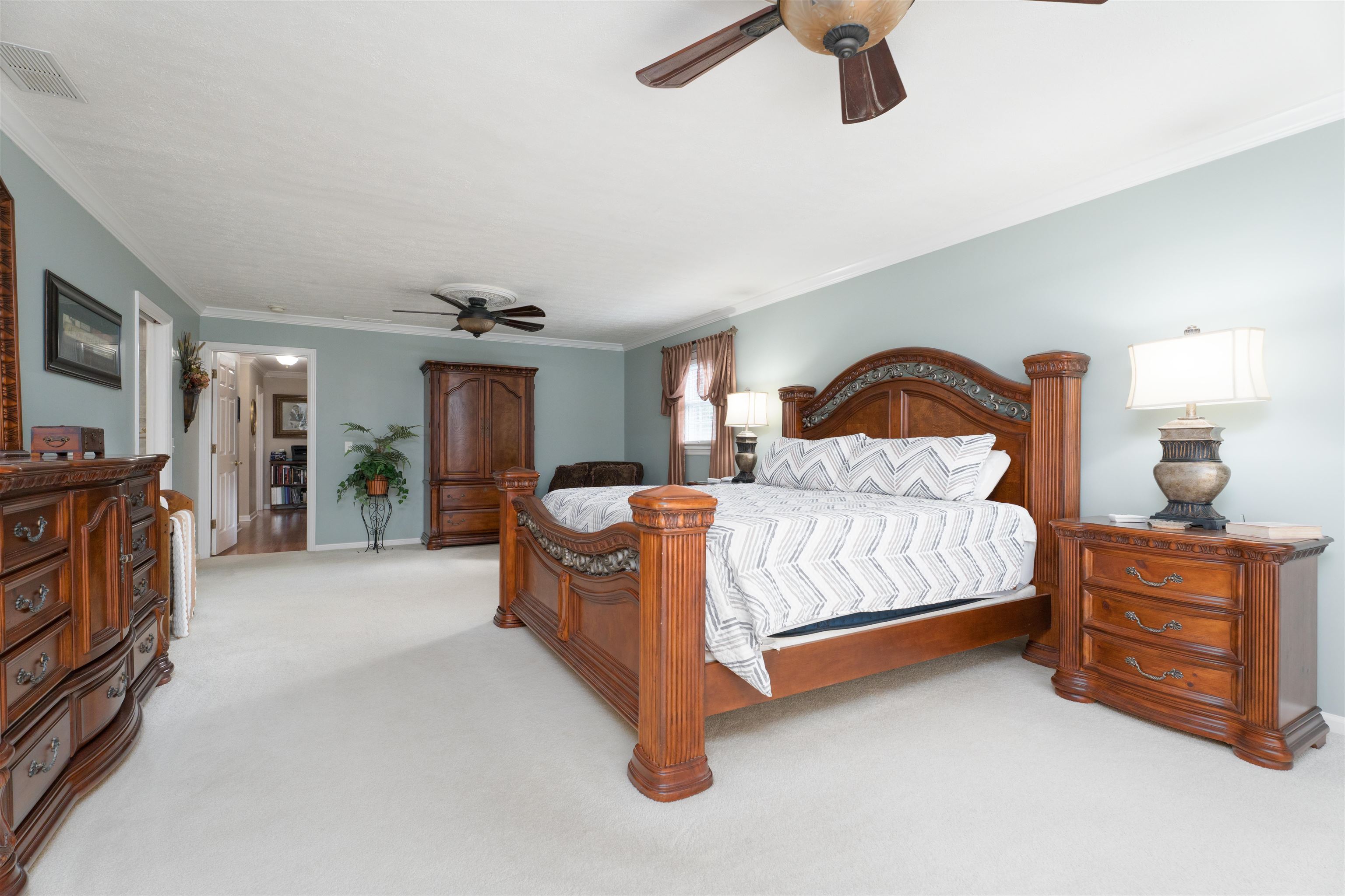 2123 Fieldcrest Dr, Owensboro, Kentucky 42301, 4 Bedrooms Bedrooms, ,2 BathroomsBathrooms,Single Family Residence,For Sale,Fieldcrest Dr,92820