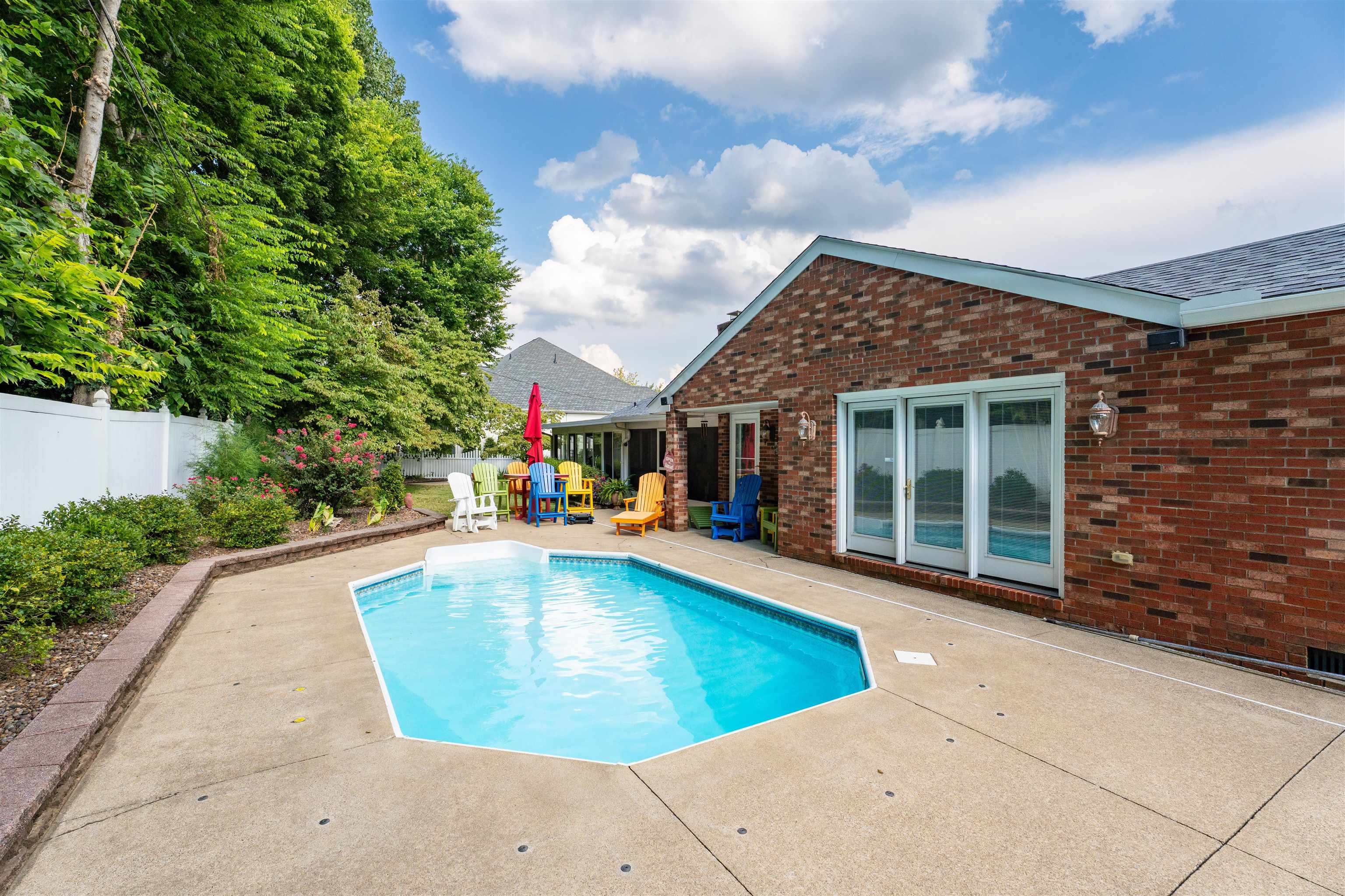 2123 Fieldcrest Dr, Owensboro, Kentucky 42301, 4 Bedrooms Bedrooms, ,2 BathroomsBathrooms,Single Family Residence,For Sale,Fieldcrest Dr,92820
