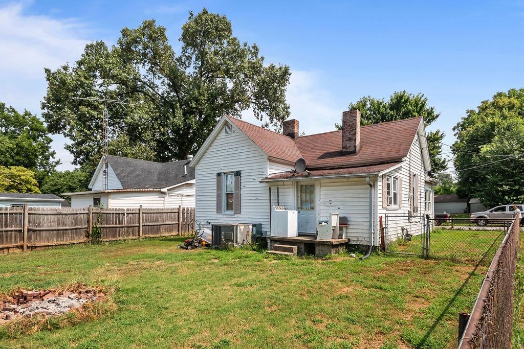 712 Gunther Ave, Owensboro, Kentucky 42303, 2 Bedrooms Bedrooms, ,1 BathroomBathrooms,Single Family Residence,For Sale,Gunther Ave,92825
