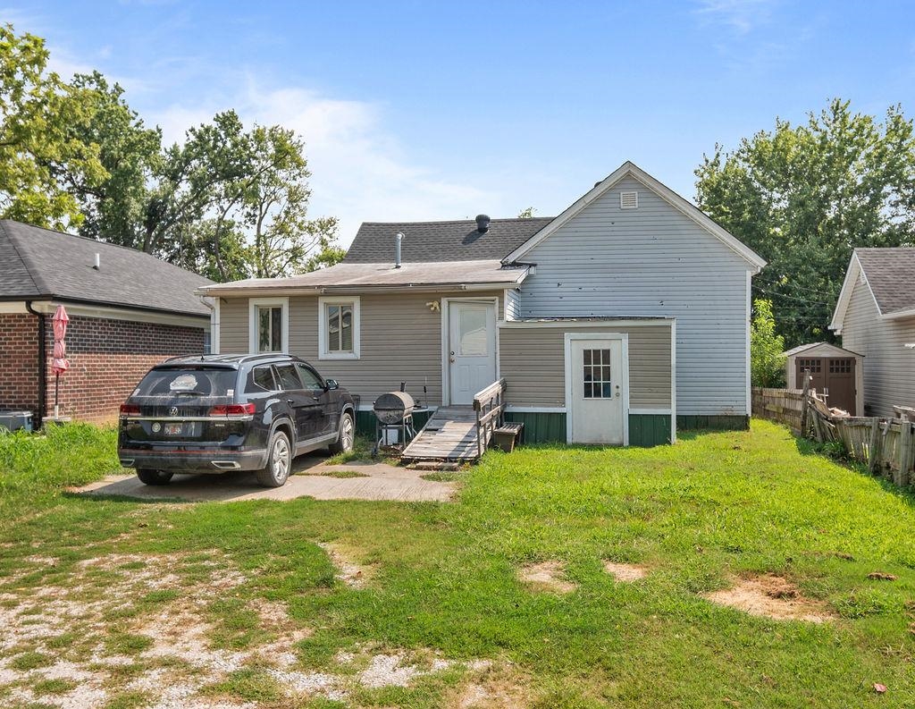 1020 Jackson St, Owensboro, Kentucky 42303, 2 Bedrooms Bedrooms, ,1 BathroomBathrooms,Single Family Residence,For Sale,Jackson St,92826