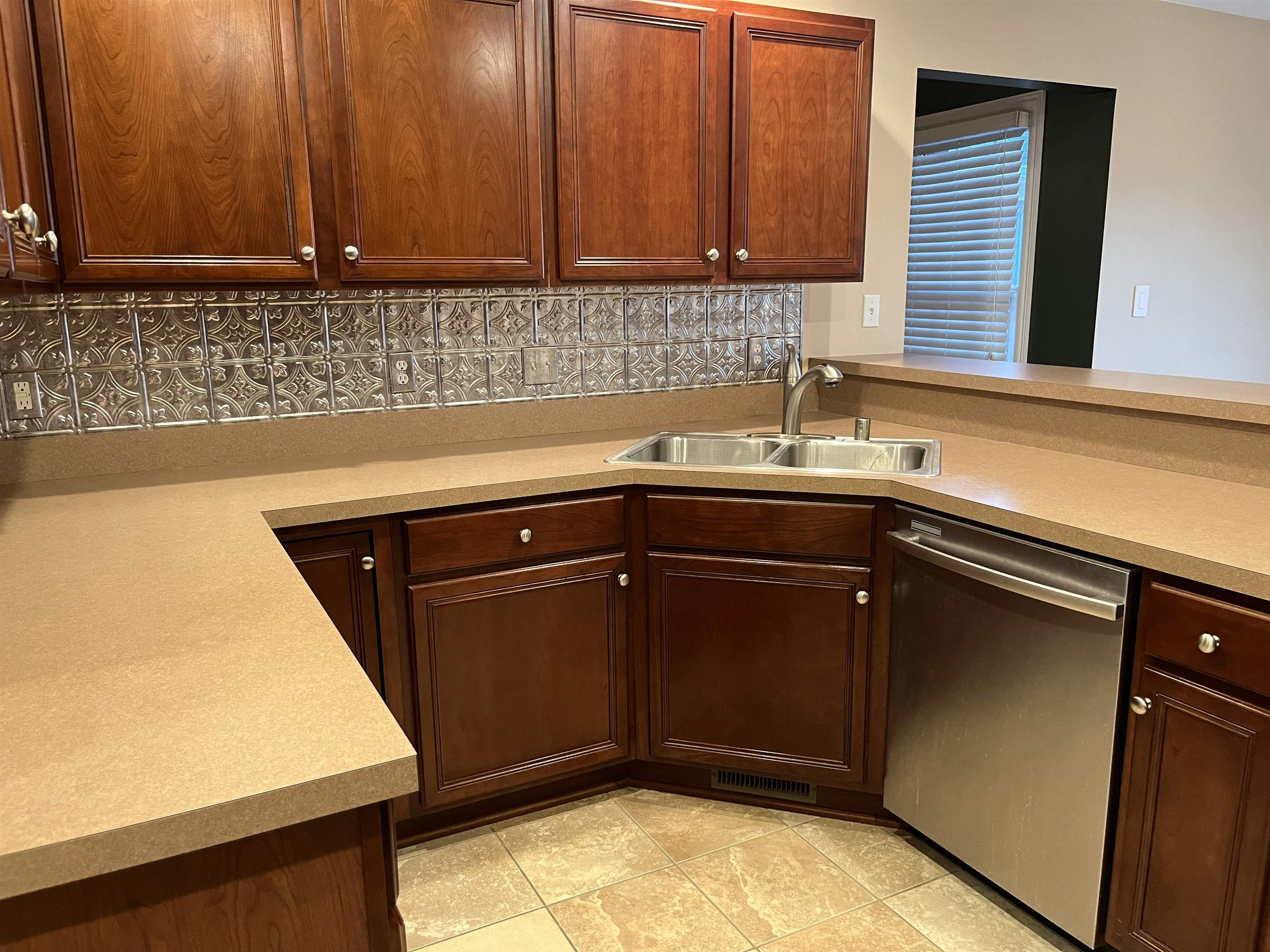 5345 Meadow Run Dr, Owensboro, Kentucky 42301, 3 Bedrooms Bedrooms, ,2 BathroomsBathrooms,Single Family Residence,For Sale,Meadow Run Dr,92829