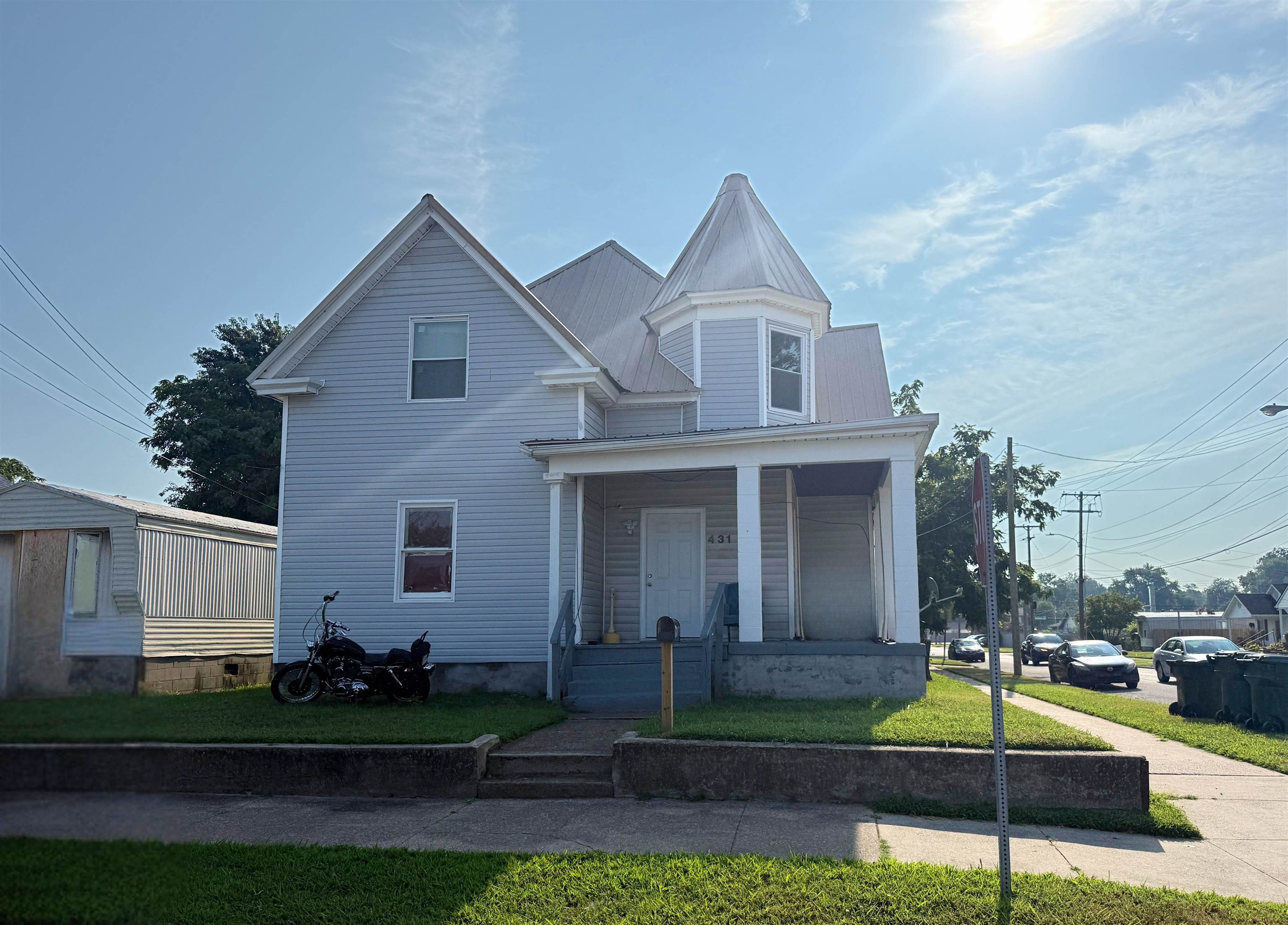 431 Center Street, Owensboro, Kentucky 42303, 6 Bedrooms Bedrooms, ,3 BathroomsBathrooms,Triplex,For Sale,Center Street,92833