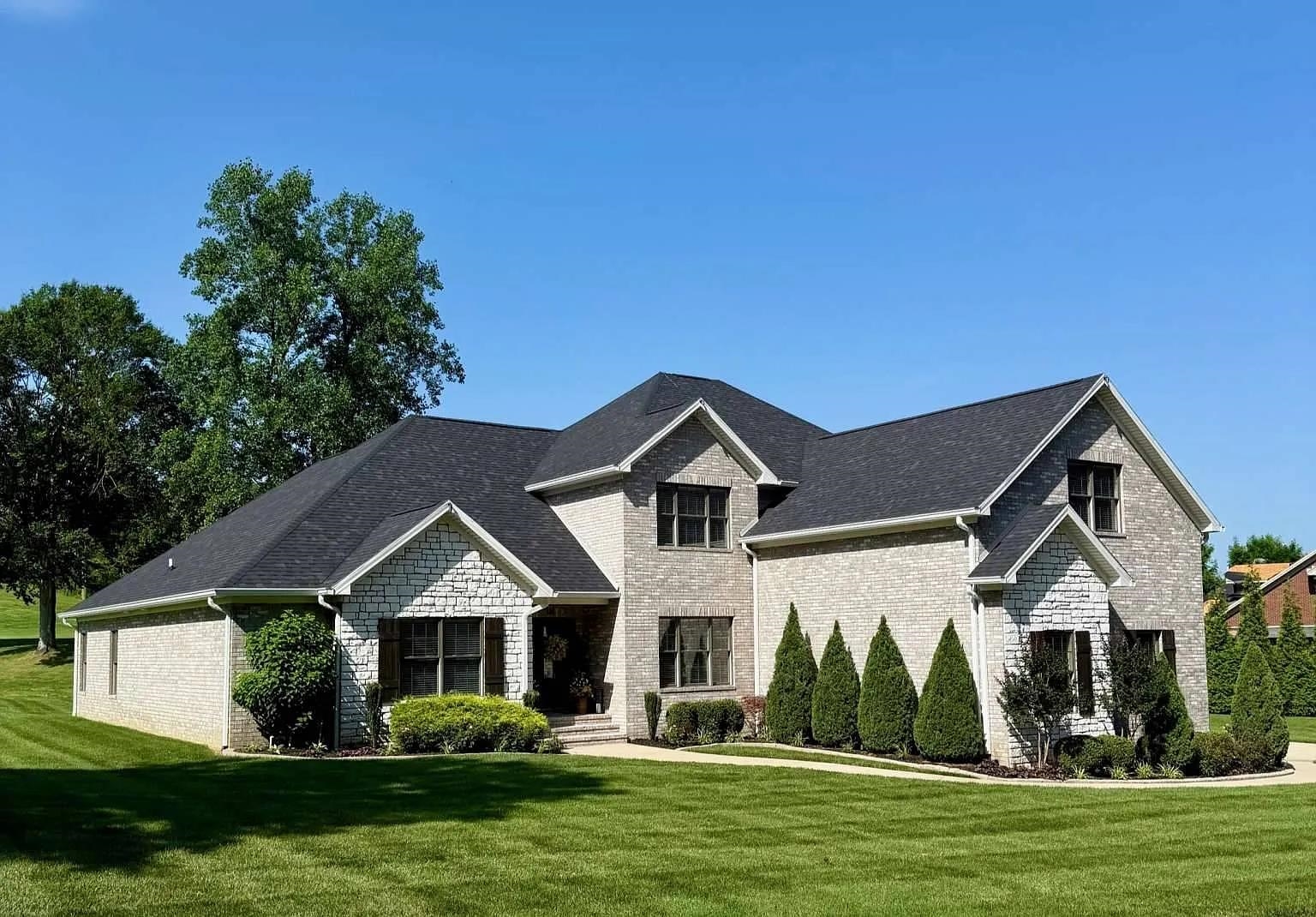 1684 Barclay, Owensboro, Kentucky 42303, 5 Bedrooms Bedrooms, ,3 BathroomsBathrooms,Single Family Residence,For Sale,Barclay,92834