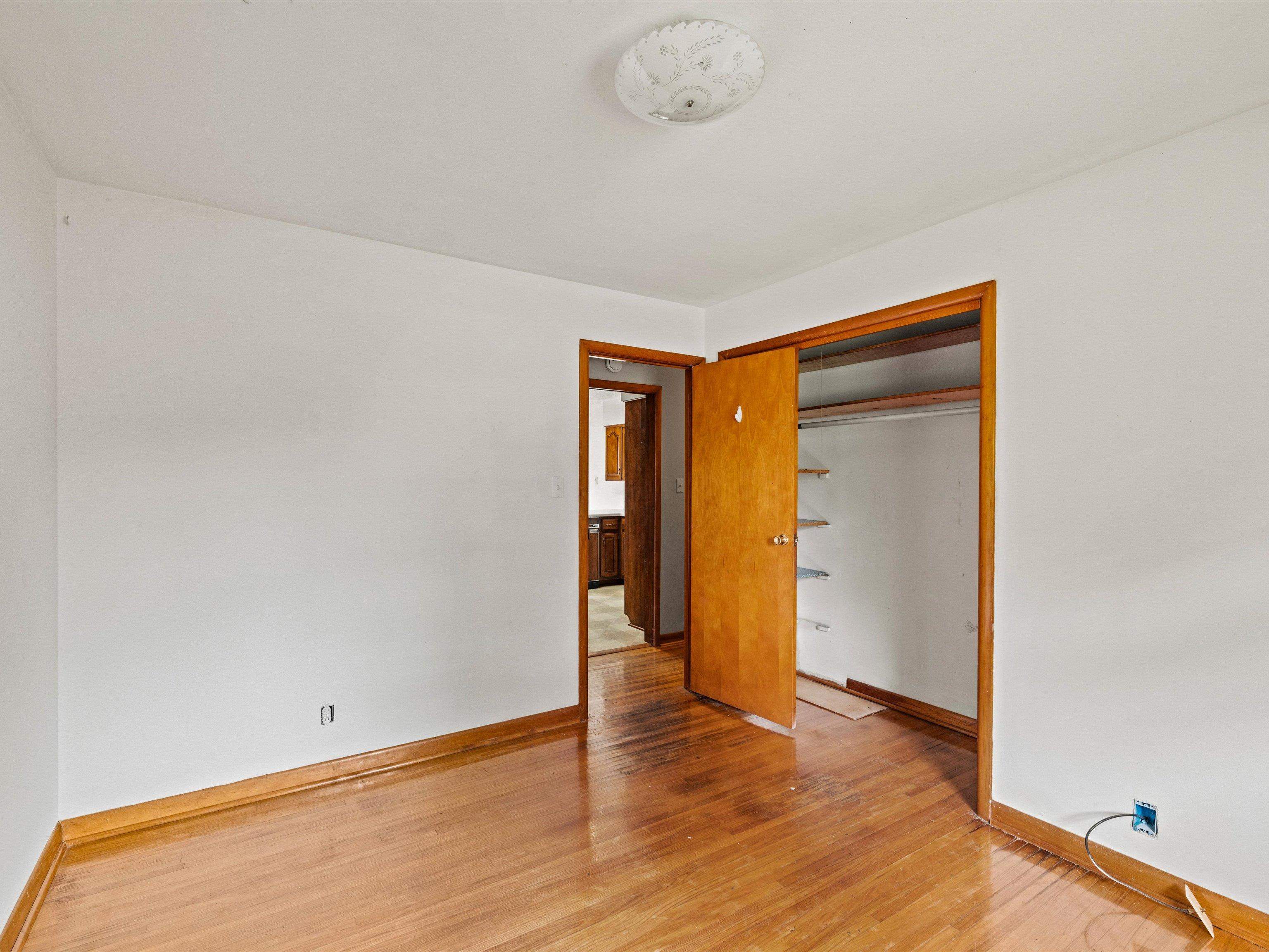 2412 Elm St., Henderson, Kentucky 42420, 4 Bedrooms Bedrooms, ,2 BathroomsBathrooms,Single Family Residence,For Sale,Elm St.,92838