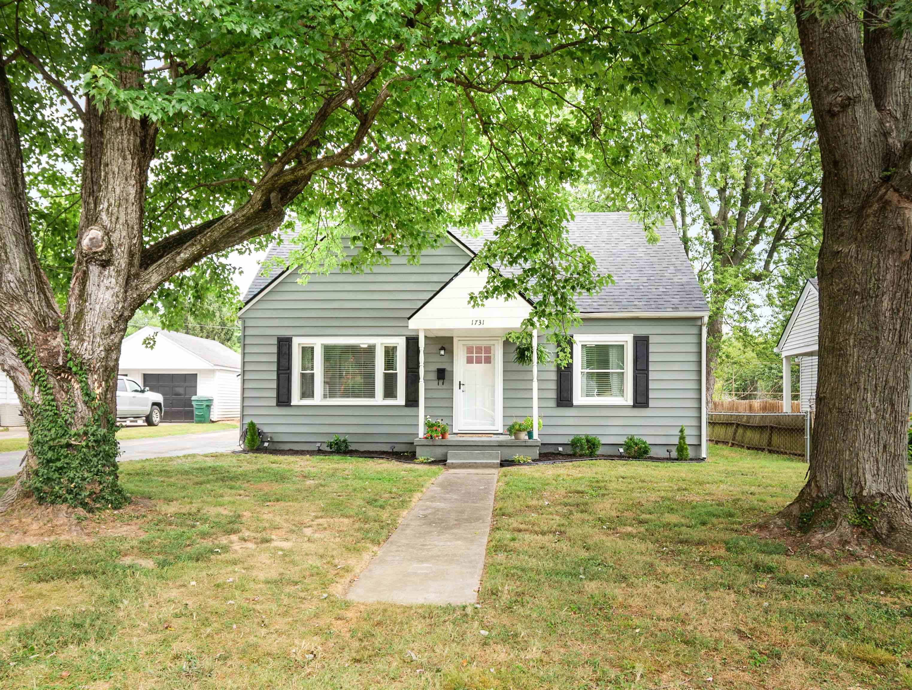 1731 Cherokee Drive, Owensboro, Kentucky 42301, 3 Bedrooms Bedrooms, ,1 BathroomBathrooms,Single Family Residence,For Sale,Cherokee Drive,92840