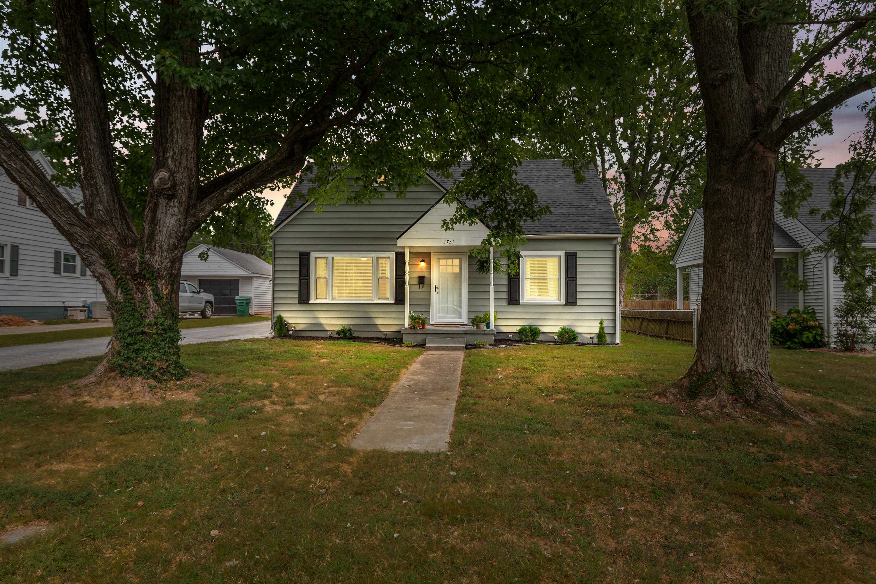 1731 Cherokee Drive, Owensboro, Kentucky 42301, 3 Bedrooms Bedrooms, ,1 BathroomBathrooms,Single Family Residence,For Sale,Cherokee Drive,92840