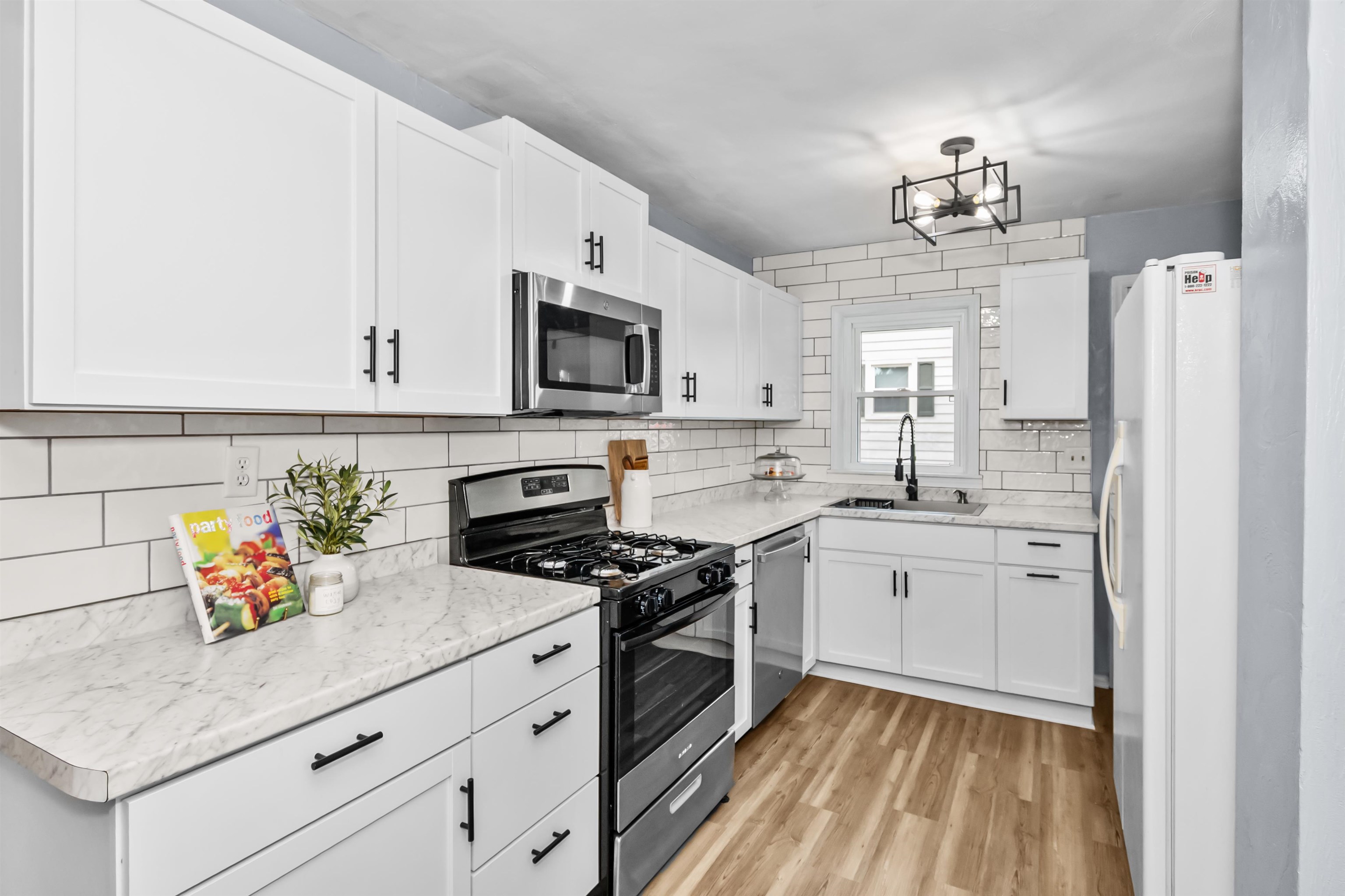 1731 Cherokee Drive, Owensboro, Kentucky 42301, 3 Bedrooms Bedrooms, ,1 BathroomBathrooms,Single Family Residence,For Sale,Cherokee Drive,92840