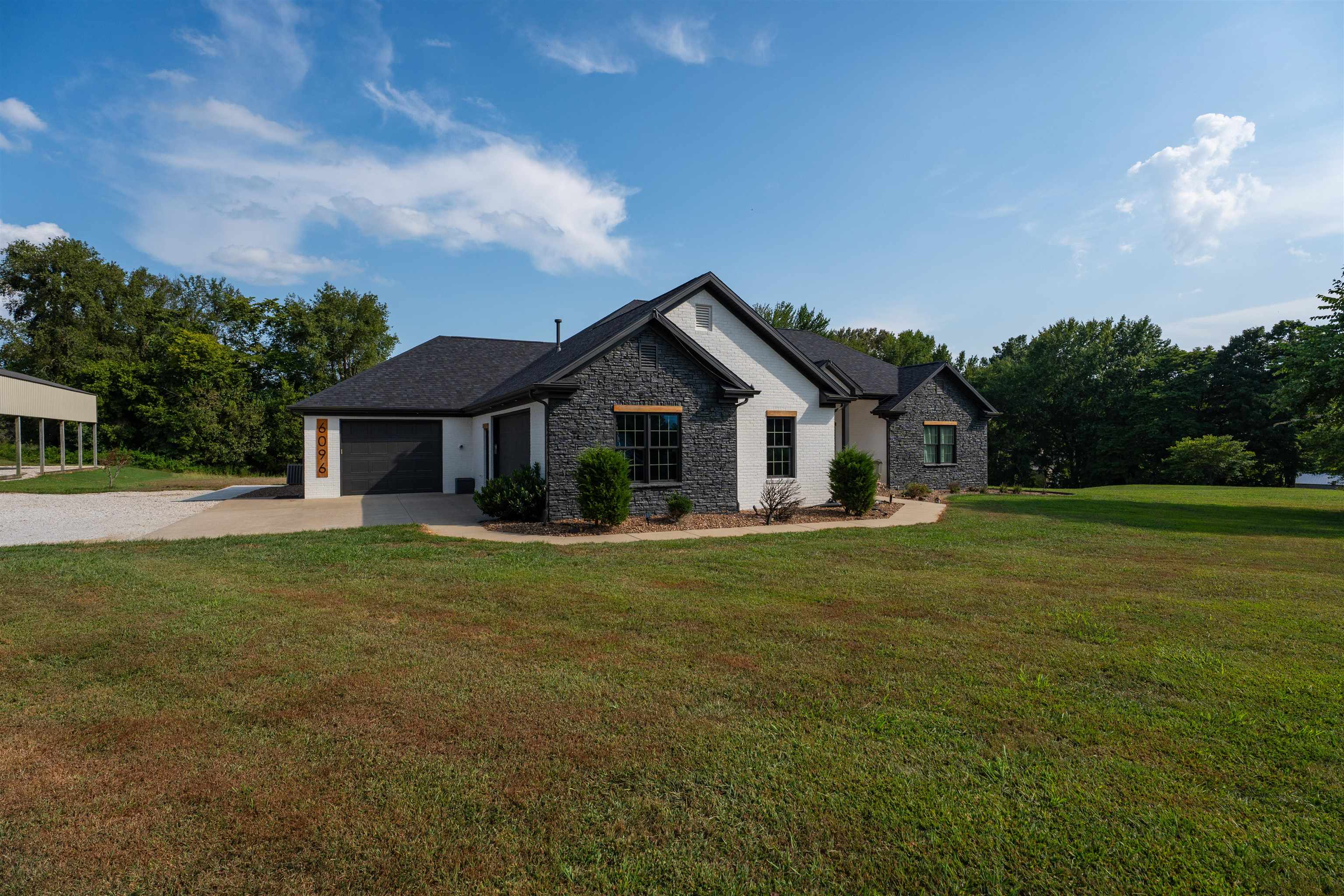 6096 Hwy 1389, Owensboro, Kentucky 42303, 3 Bedrooms Bedrooms, ,2 BathroomsBathrooms,Single Family Residence,For Sale,Hwy 1389,92846