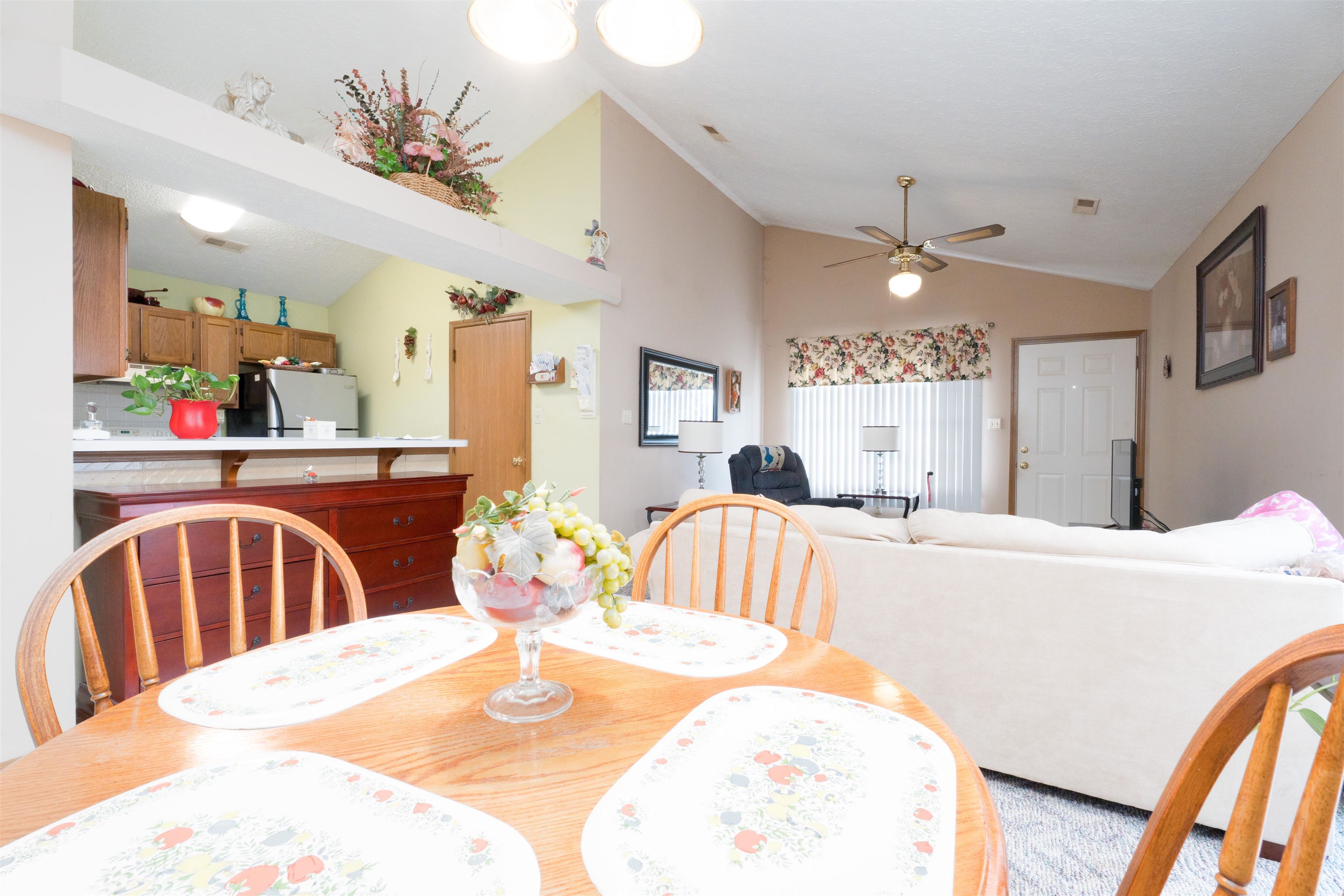 4410 Strickland Dr, Owensboro, Kentucky 42301, 2 Bedrooms Bedrooms, ,2 BathroomsBathrooms,Single Family Residence,For Sale,Strickland Dr,92849